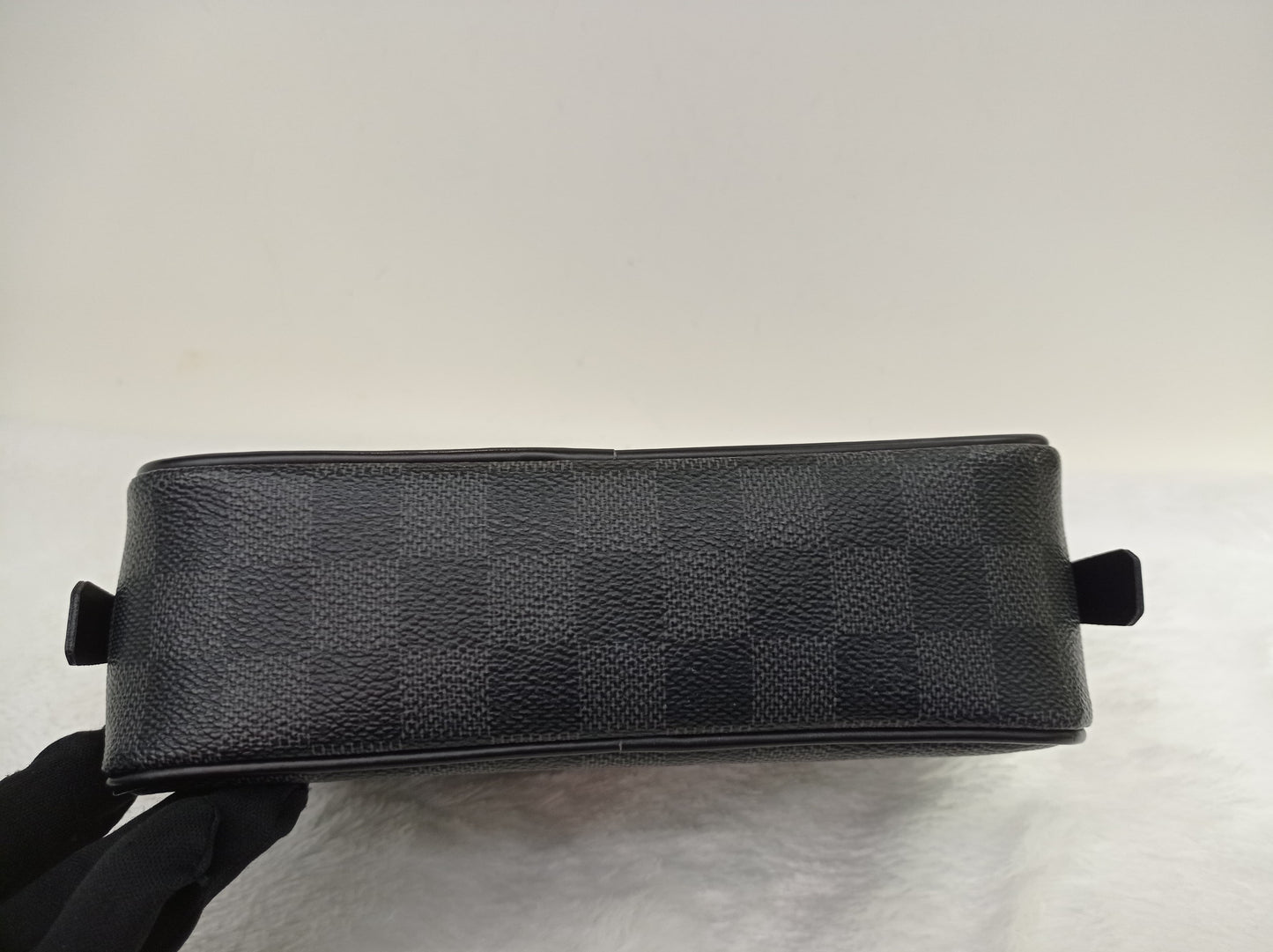 LV Toilet Pouch PM Graphite 2014