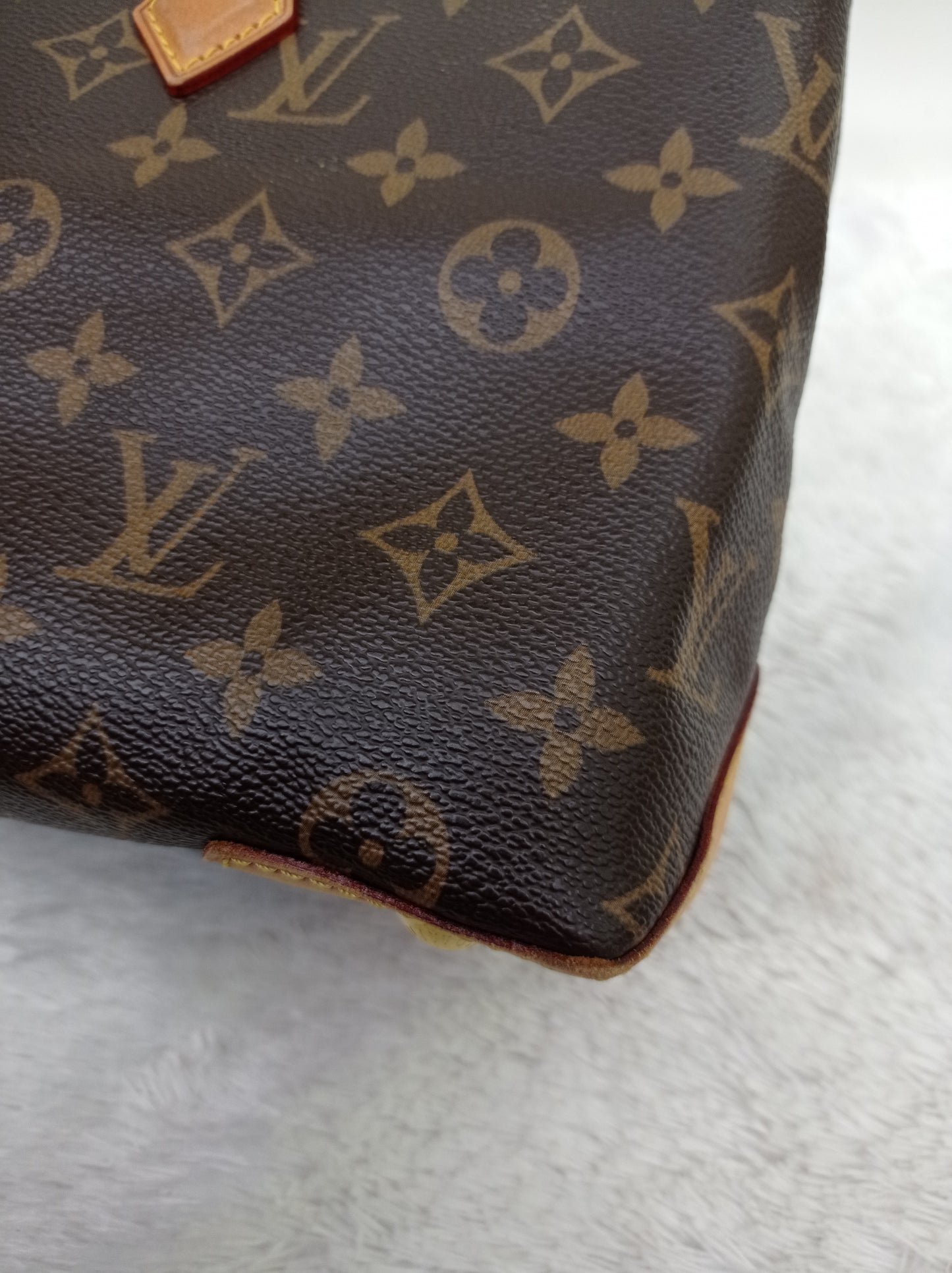 LV Wilshire PM Monogram