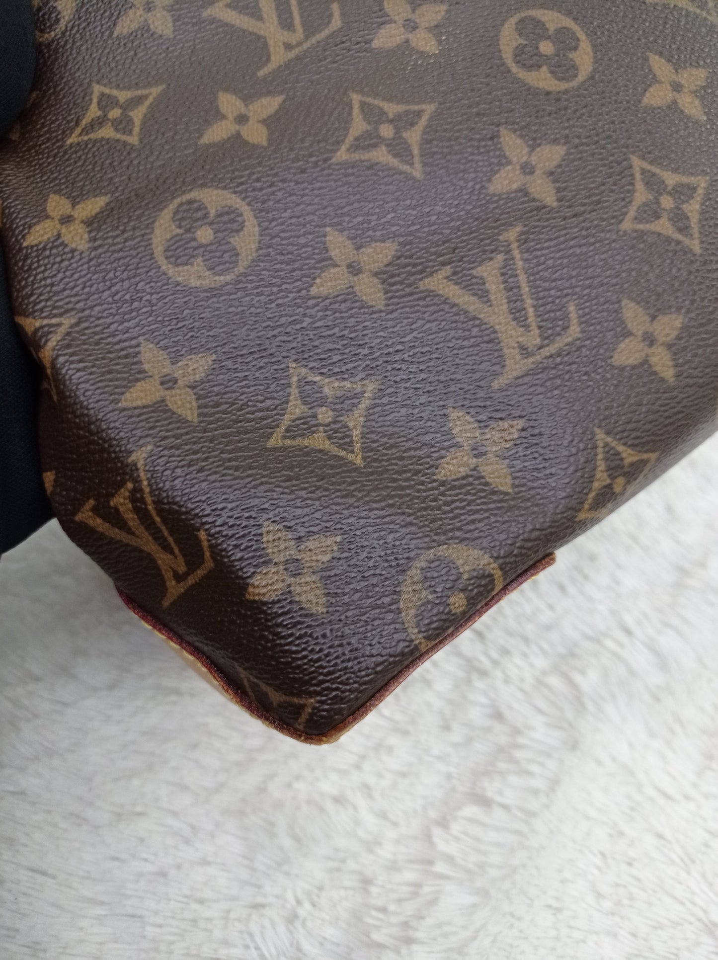 LV Wilshire PM Monogram