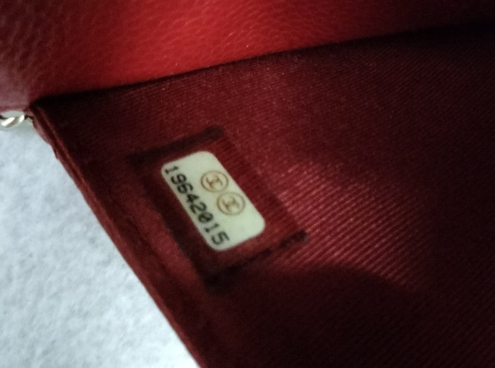 Chanel WOC Caviar Red SHW #19. Size 20x11x3cm