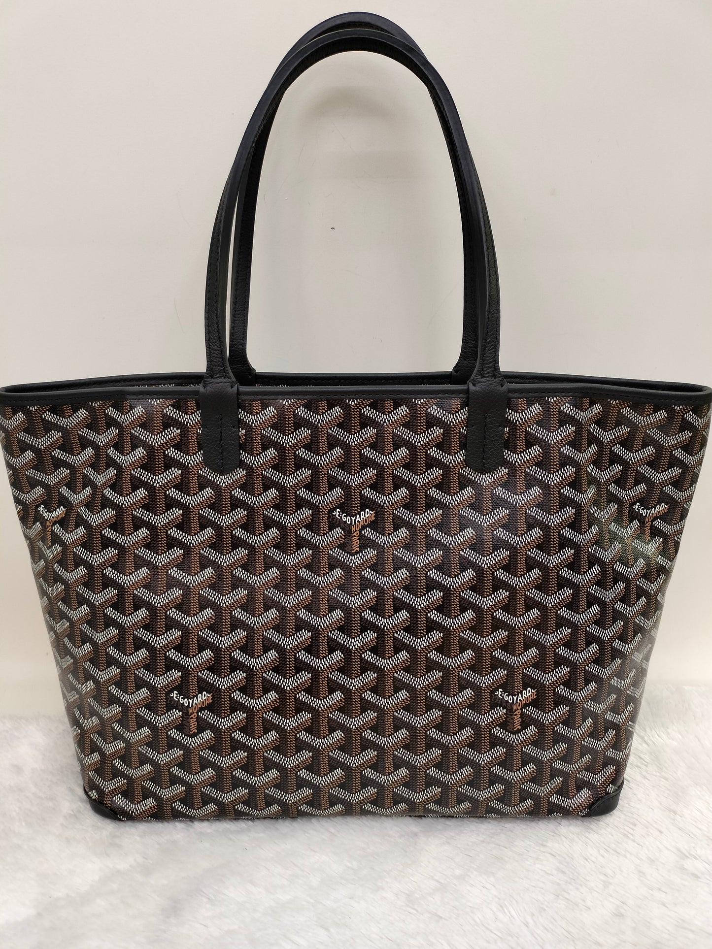 *Excellent Condition* Goyard Artois PM Noir 2024
