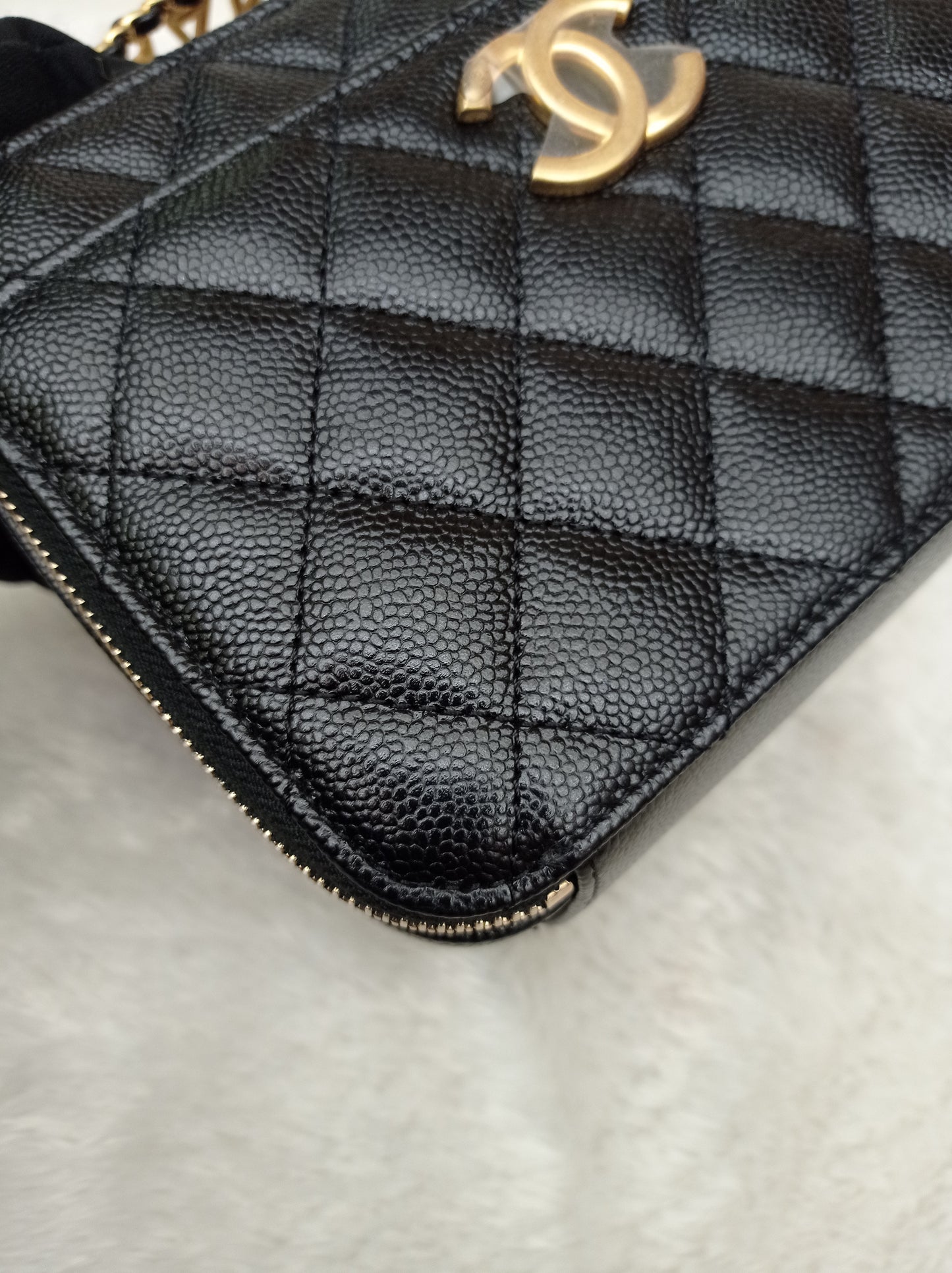 *Neverbeen Used* Chanel Pick Me Up Vanity Case Small Caviar Black GHW (CHIP)