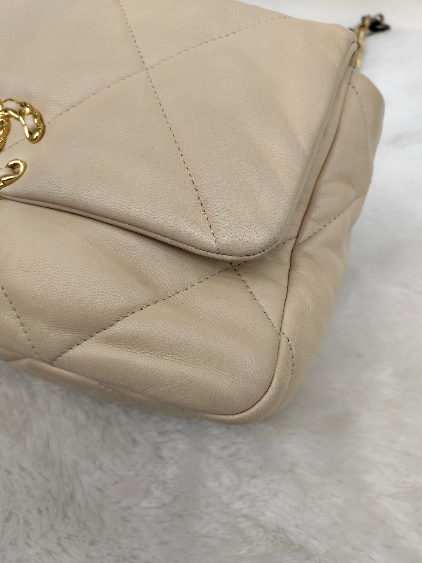 Chanel C19 Small Beige #28