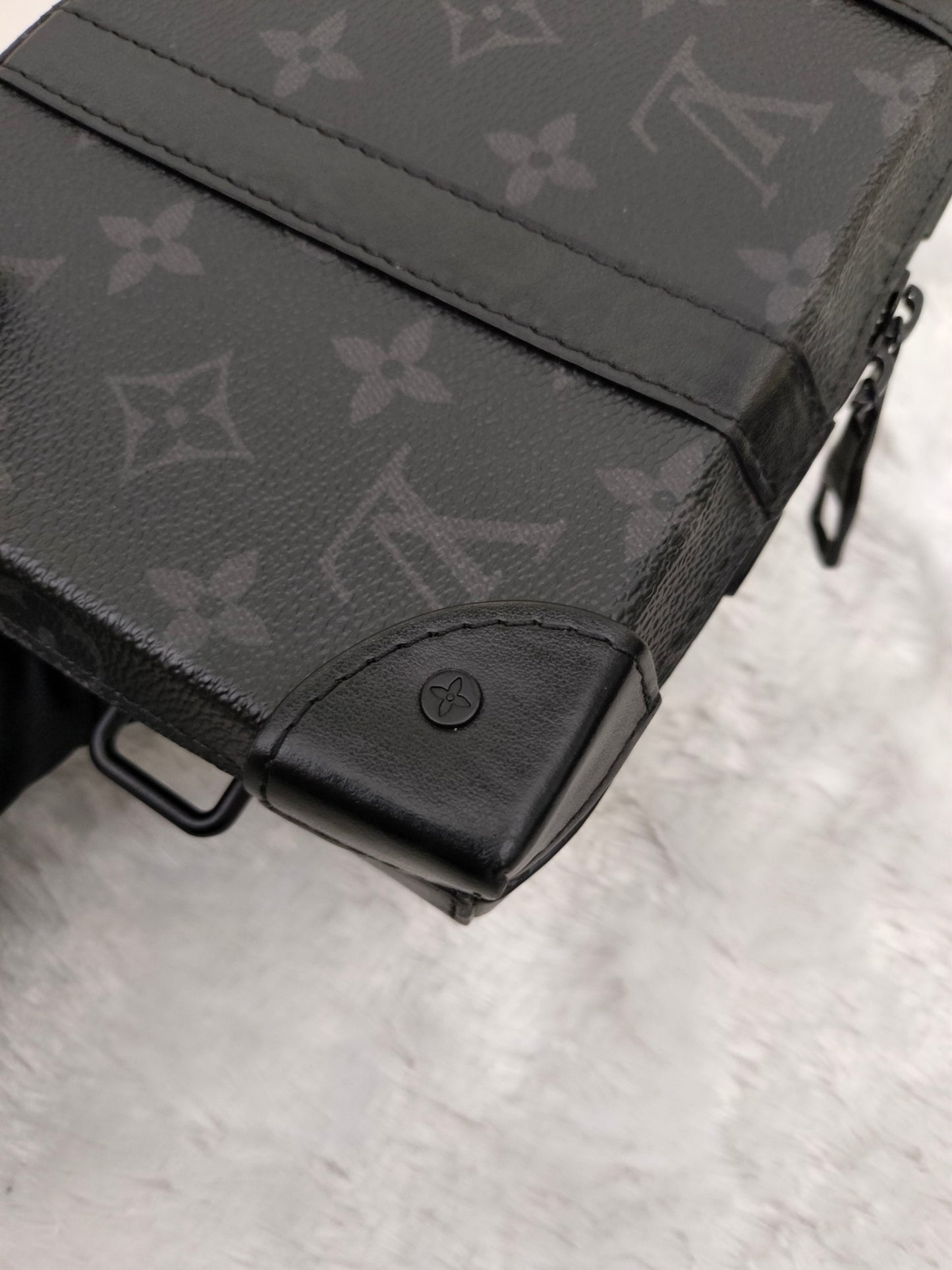 LV Soft Trunk Wallet Monogram Eclipse (CHIP)