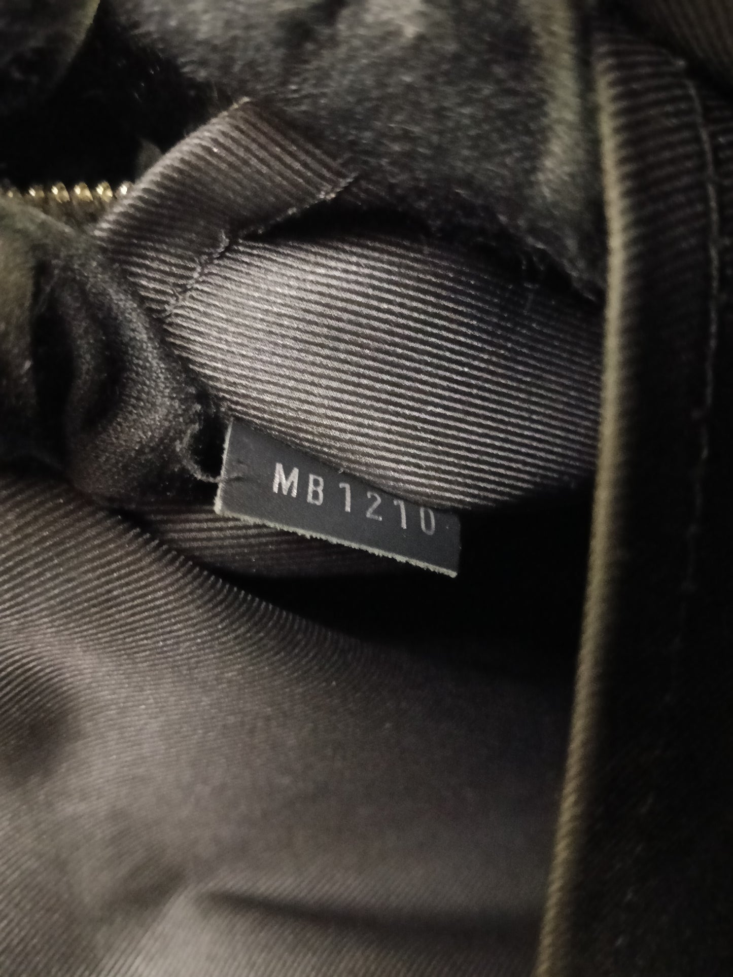 LV Avenue Sling Graphite 2020