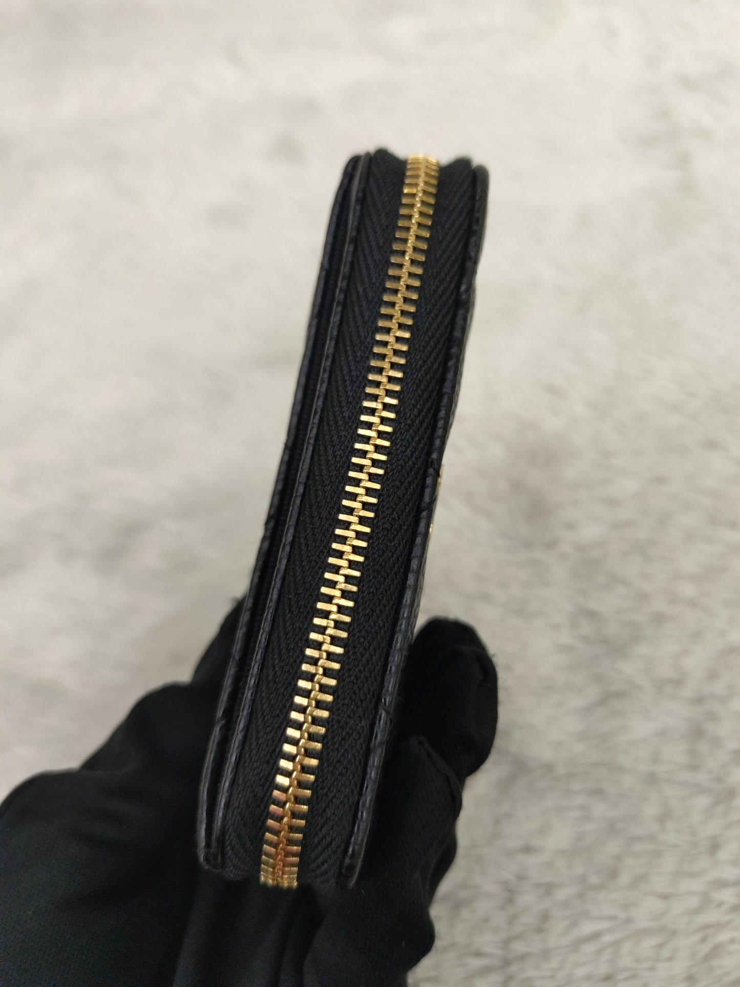 *NEW* Chanel Zippy Card Holder Caviar Black GHW (CHIP)