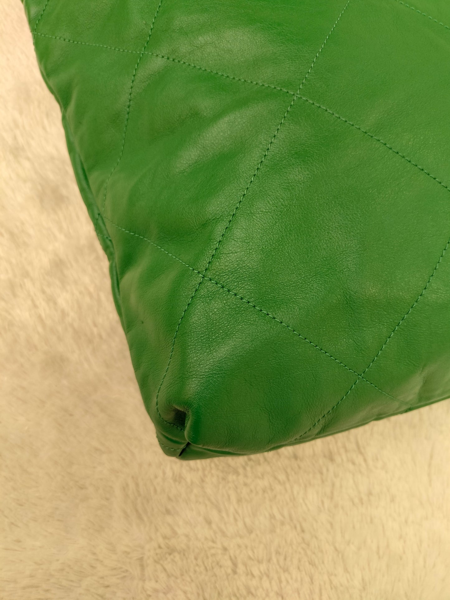 *Neverbeen Used* Chanel C22 Medium Calfskin Green GHW (CHIP)