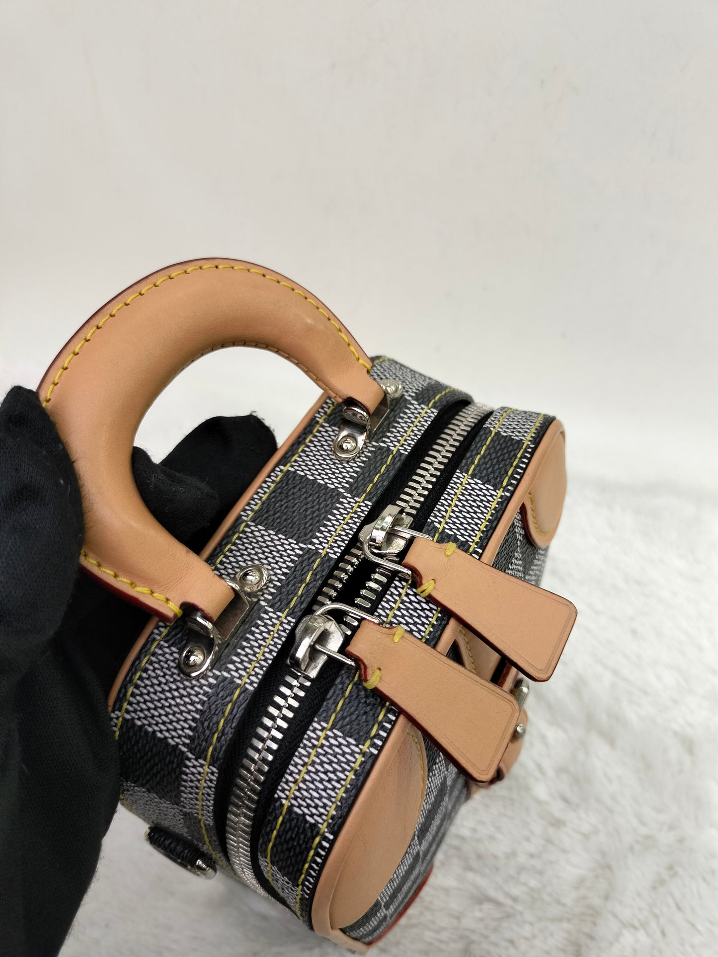 LV Valisette Vertical Damier Colour Noir 2019