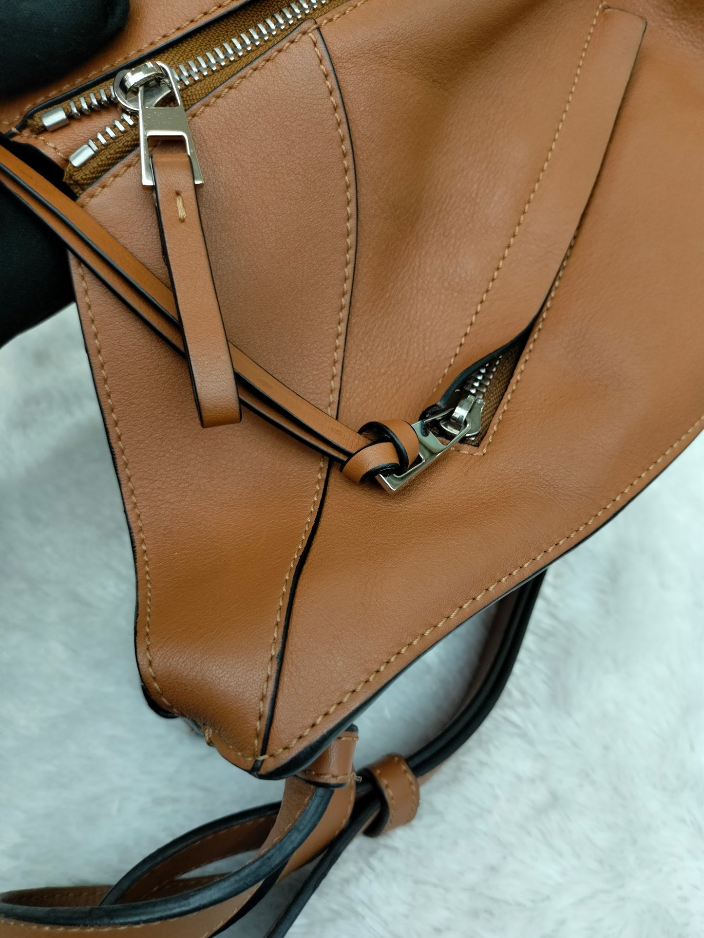 Loewe Hammock Small Tan SHW 2016