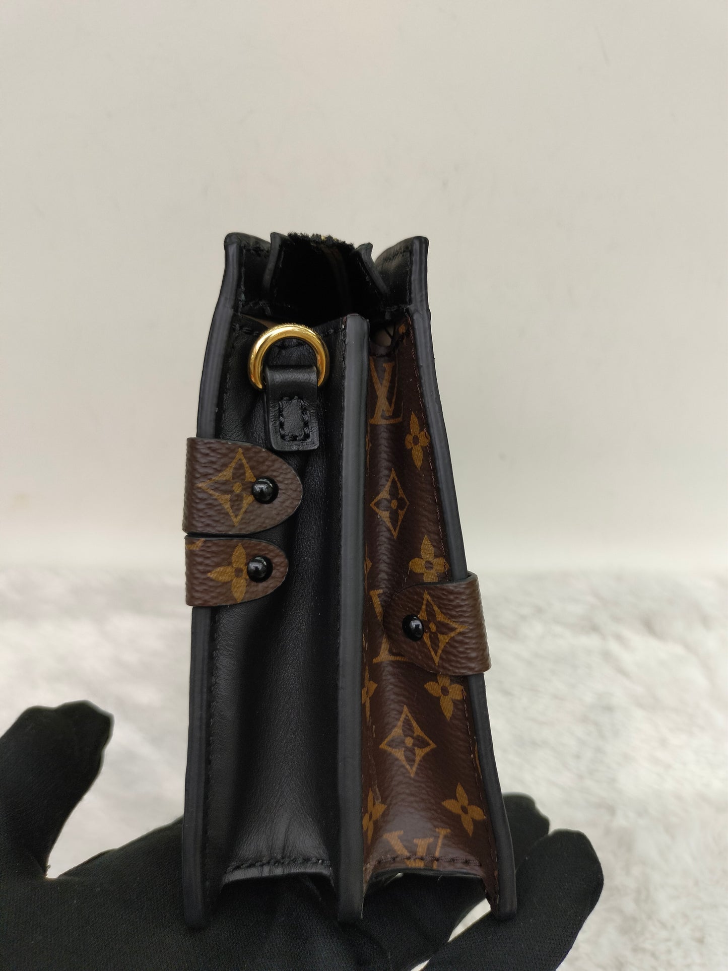 LV Trunk Clutch Monogram Reverse 2018
