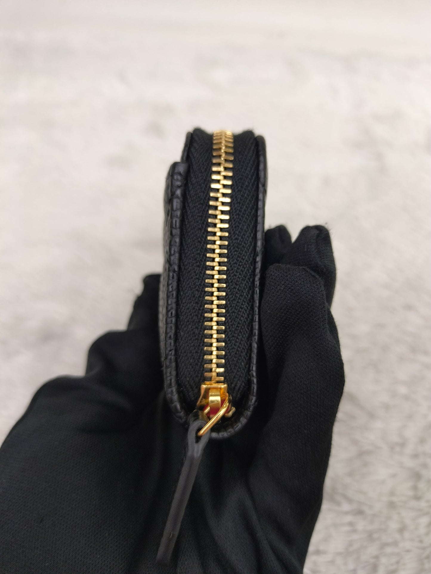 *NEW* Chanel Zippy Card Holder Caviar Black GHW (CHIP)