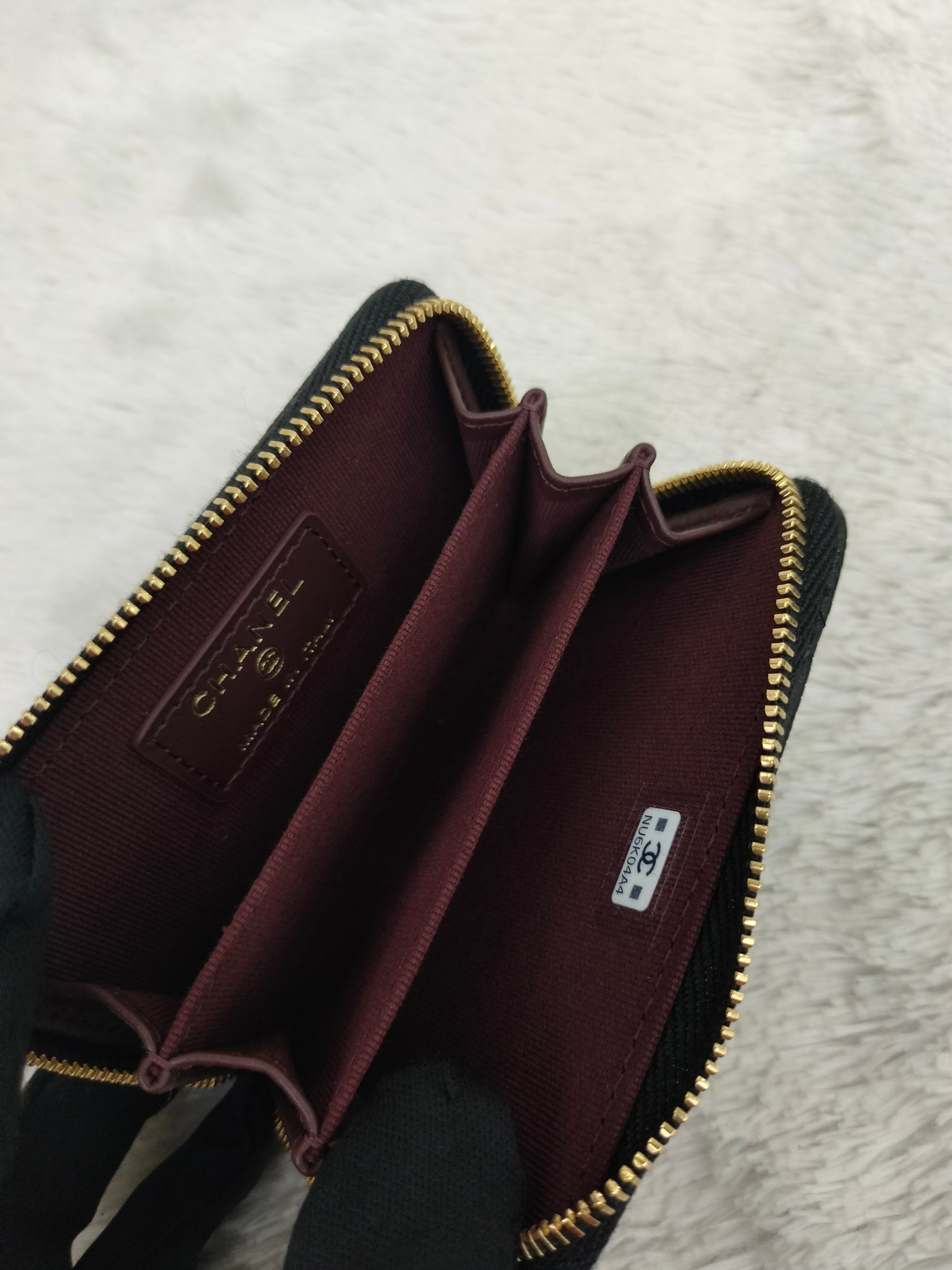 *NEW* Chanel Zippy Card Holder Caviar Black GHW (CHIP)