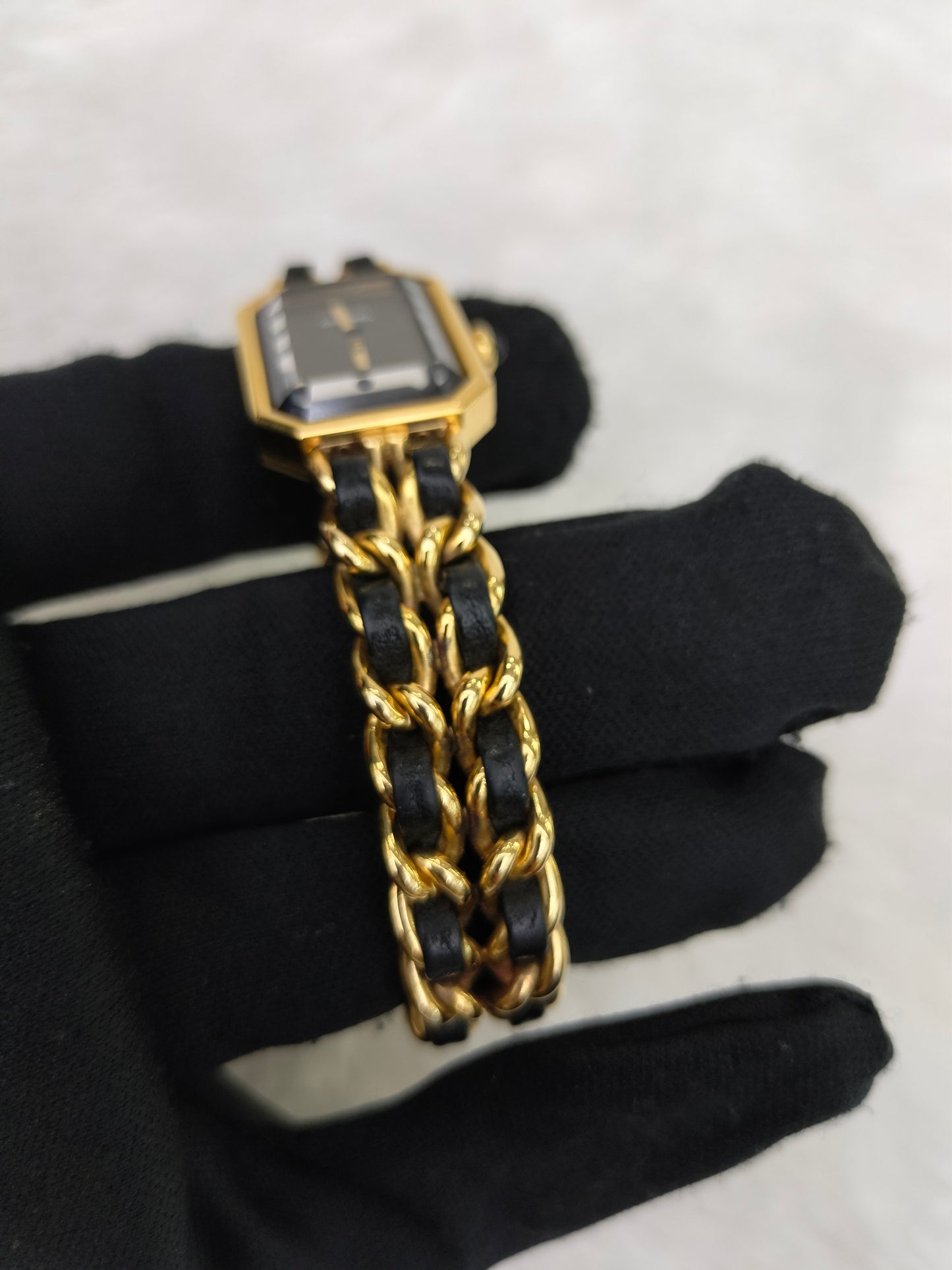 Chanel Watch Black GHW size M