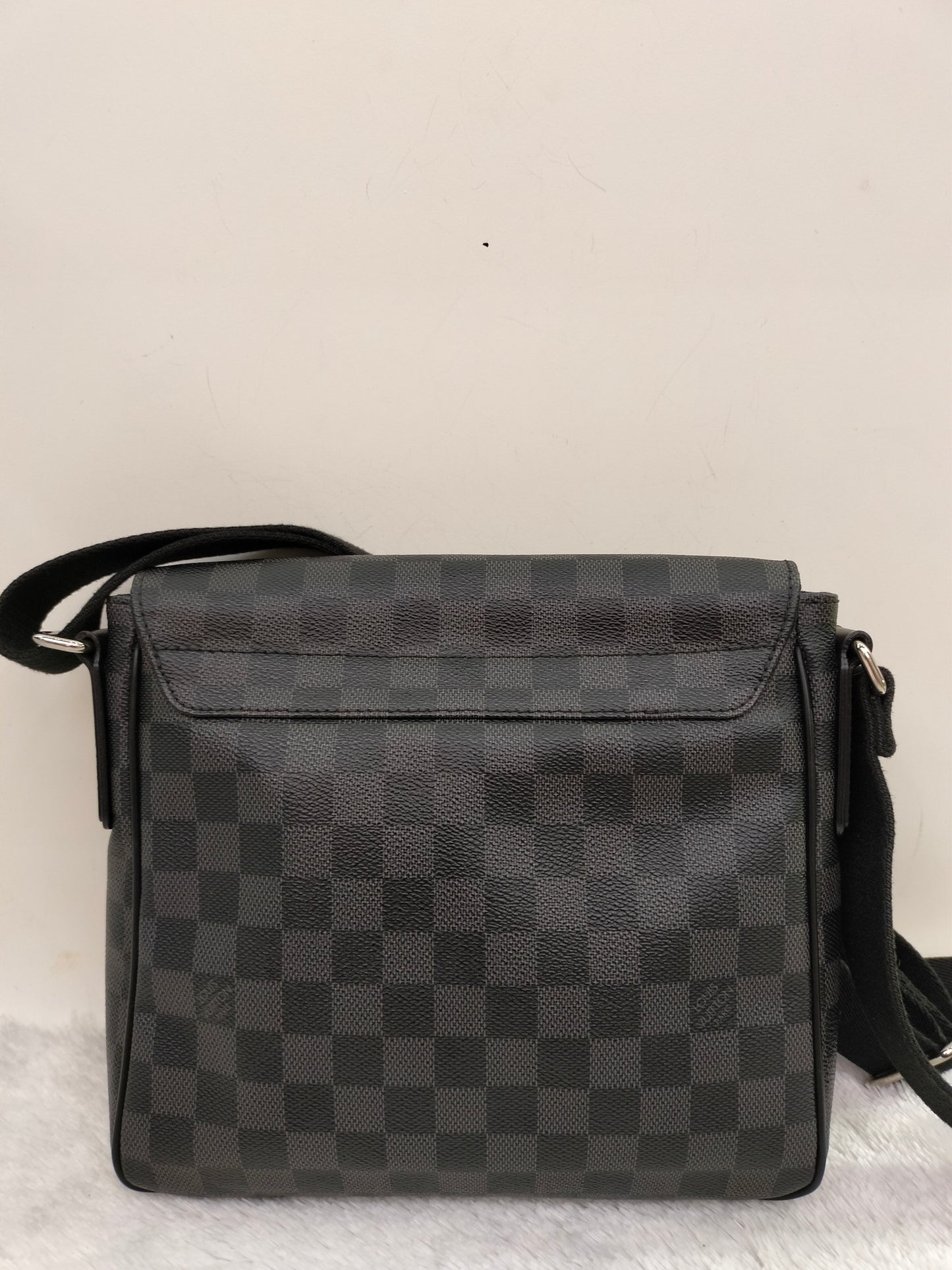 LV District PM Graphite 2013