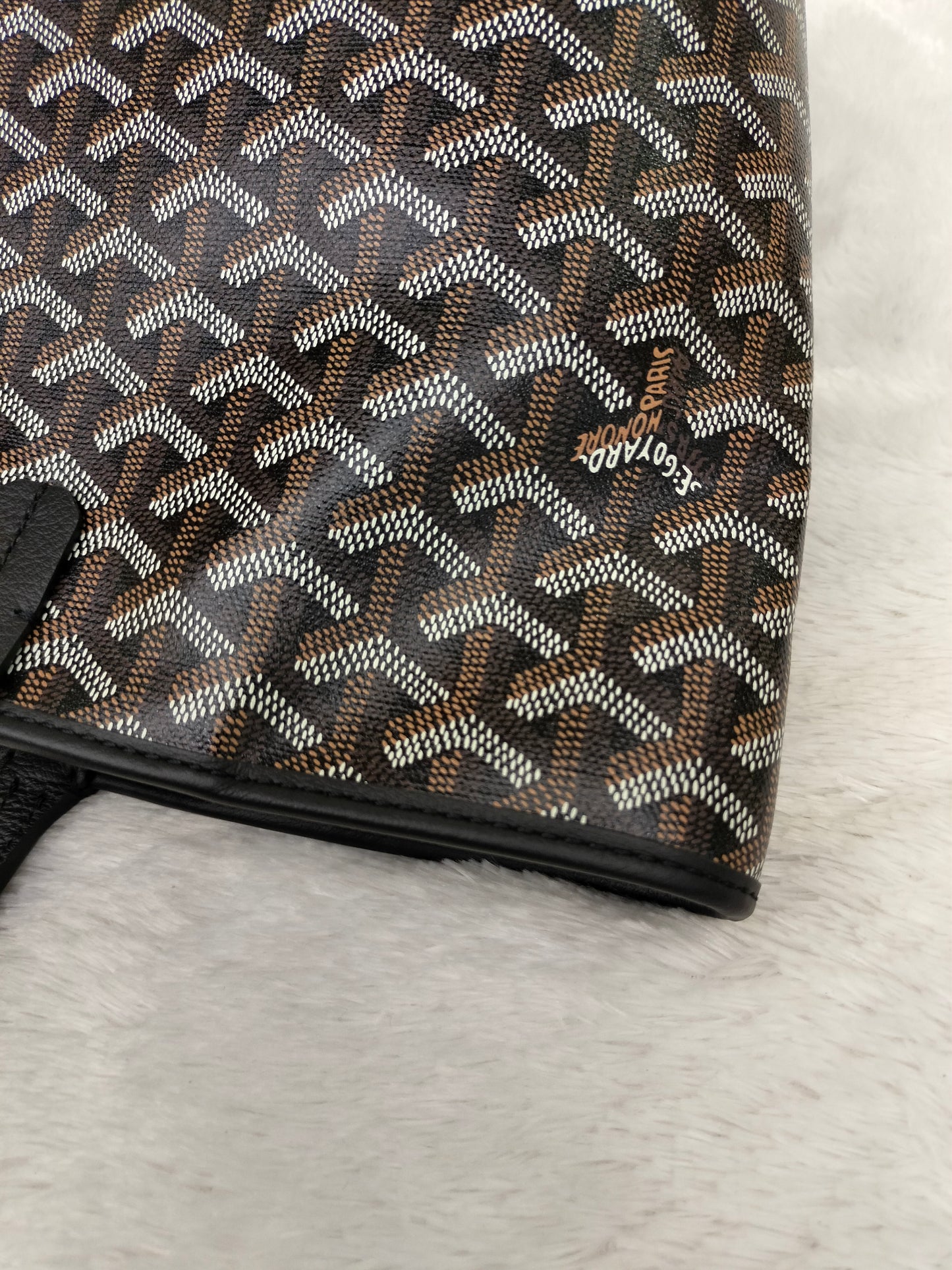 *Excellent Condition* Goyard Artois PM Noir 2024