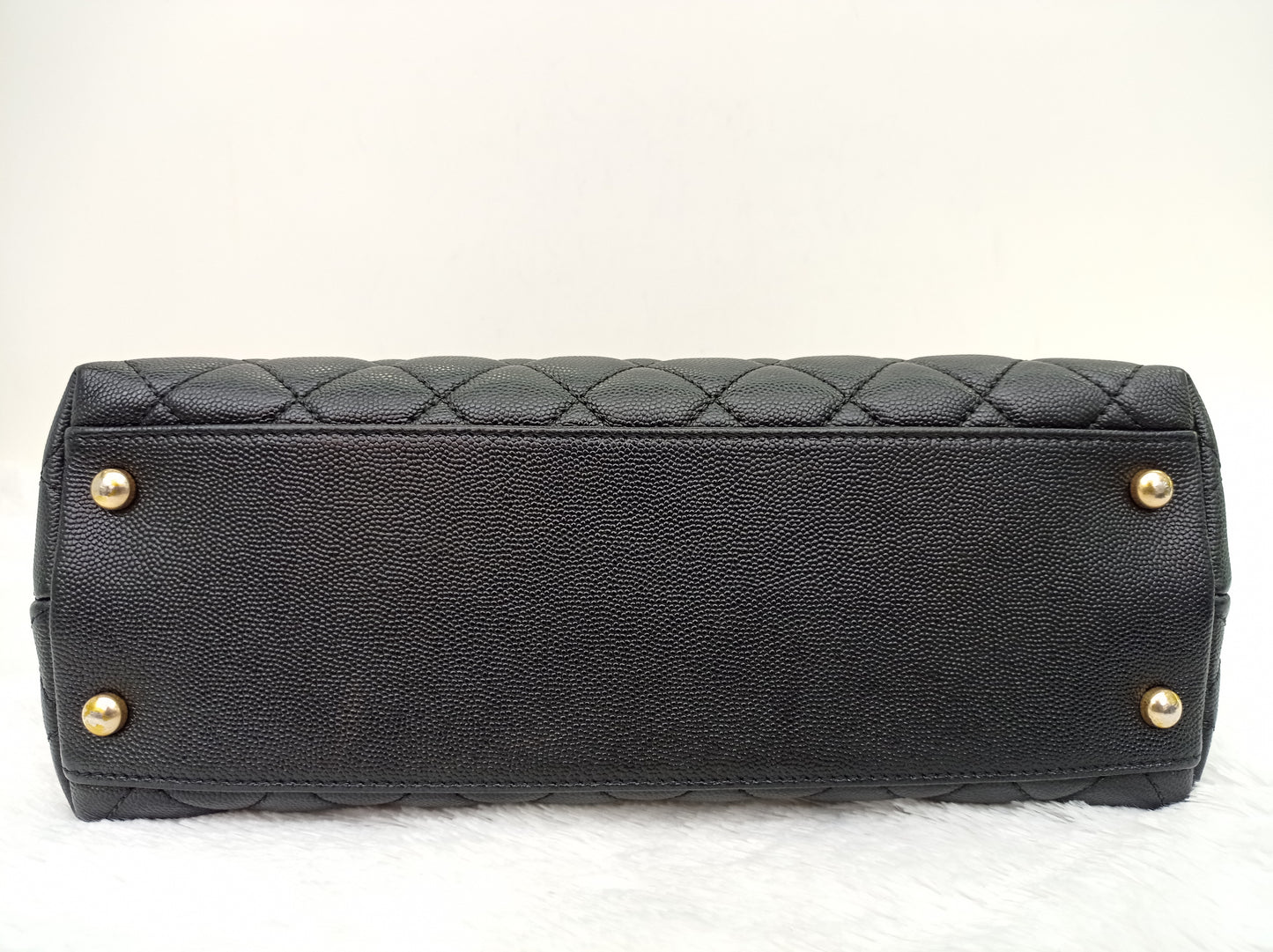 Chanel Coco Handle Medium Caviar Black GHW #25