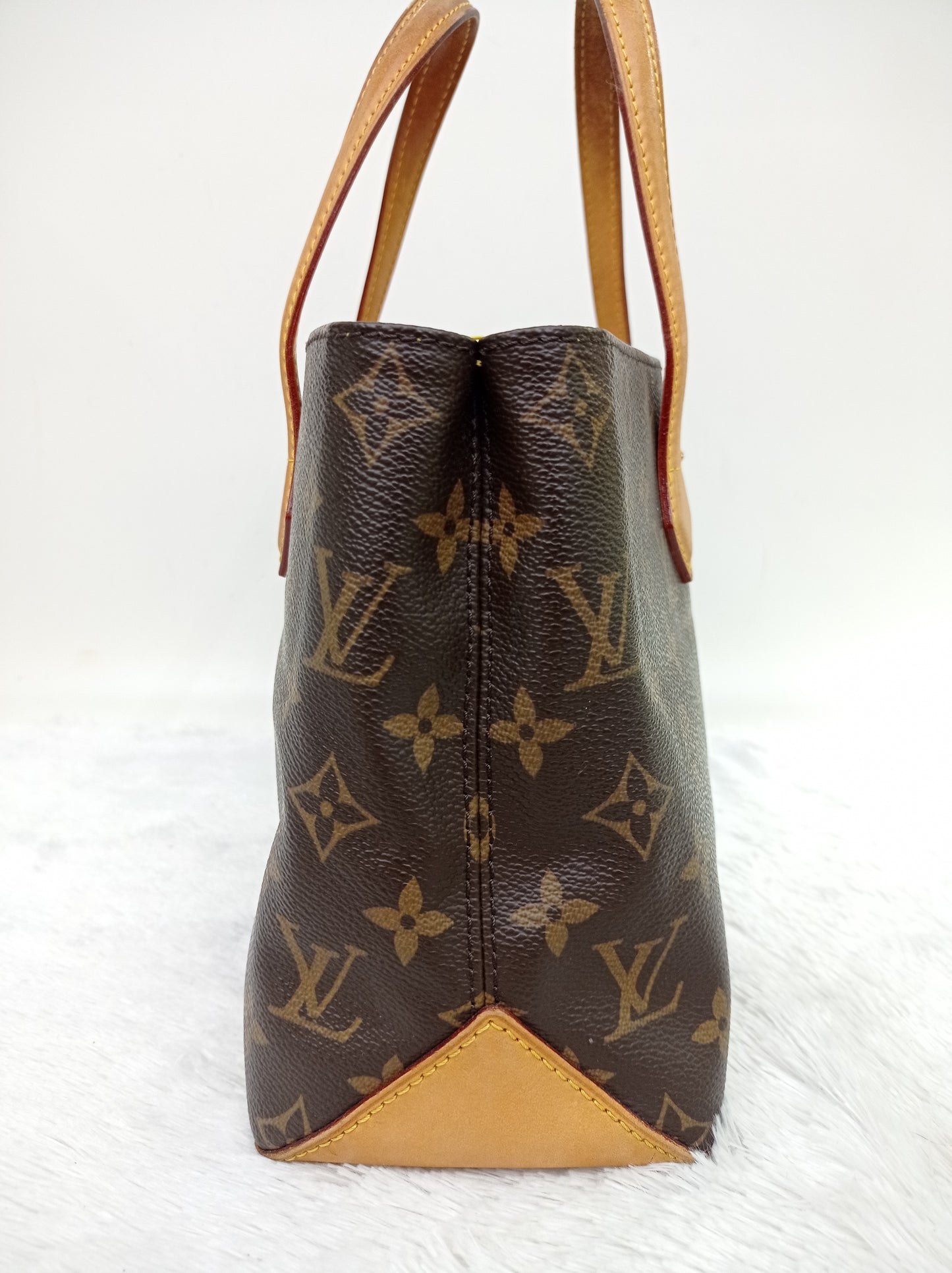 LV Wilshire PM Monogram