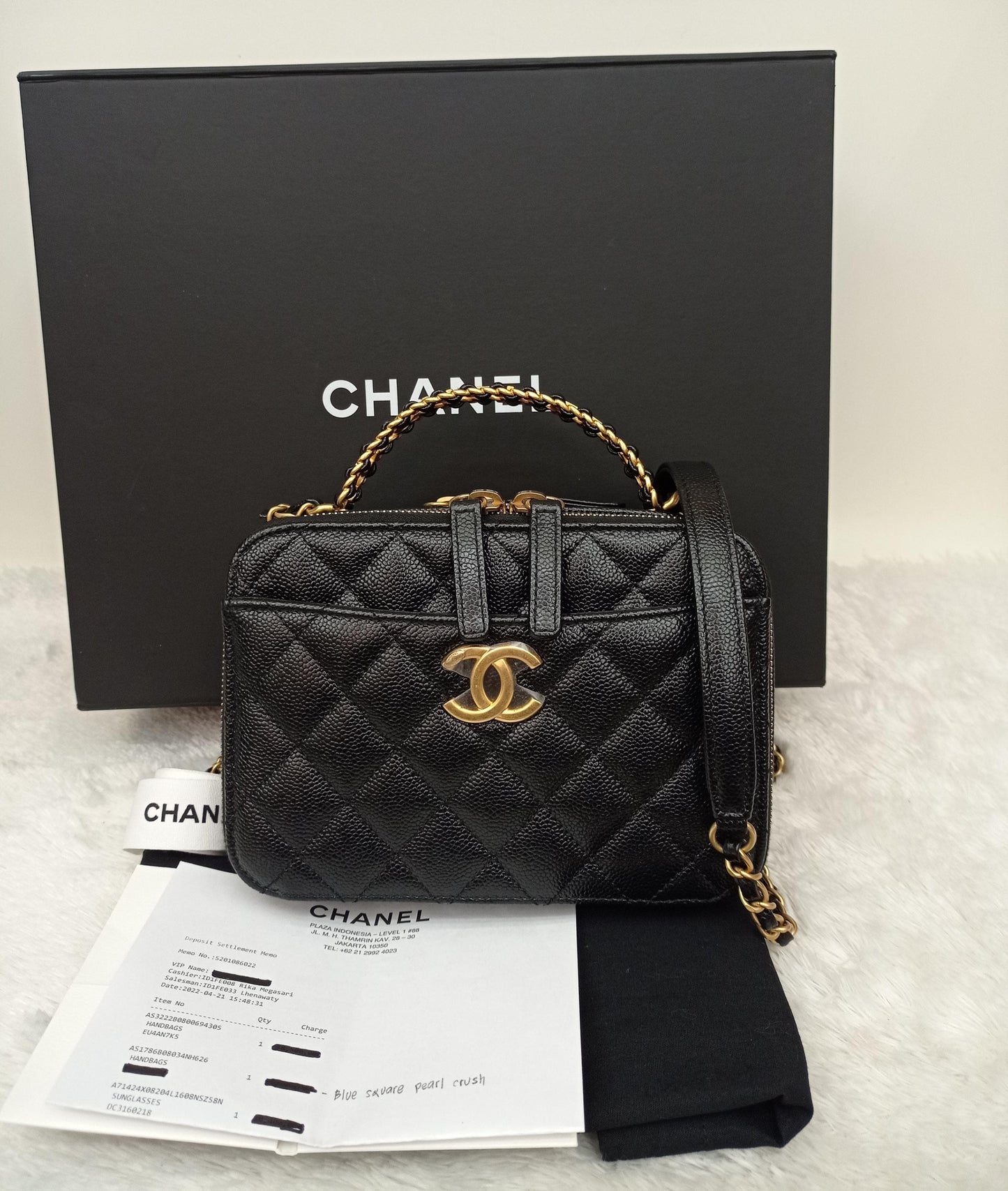 *Neverbeen Used* Chanel Pick Me Up Vanity Case Small Caviar Black GHW (CHIP)