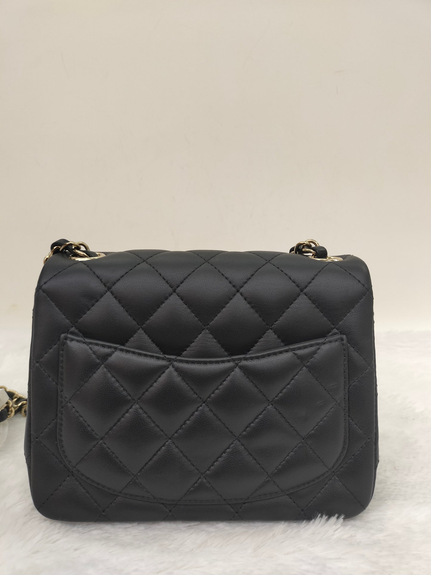 *NEW* Chanel Mini Square Lamb Black GHW (CHIP)