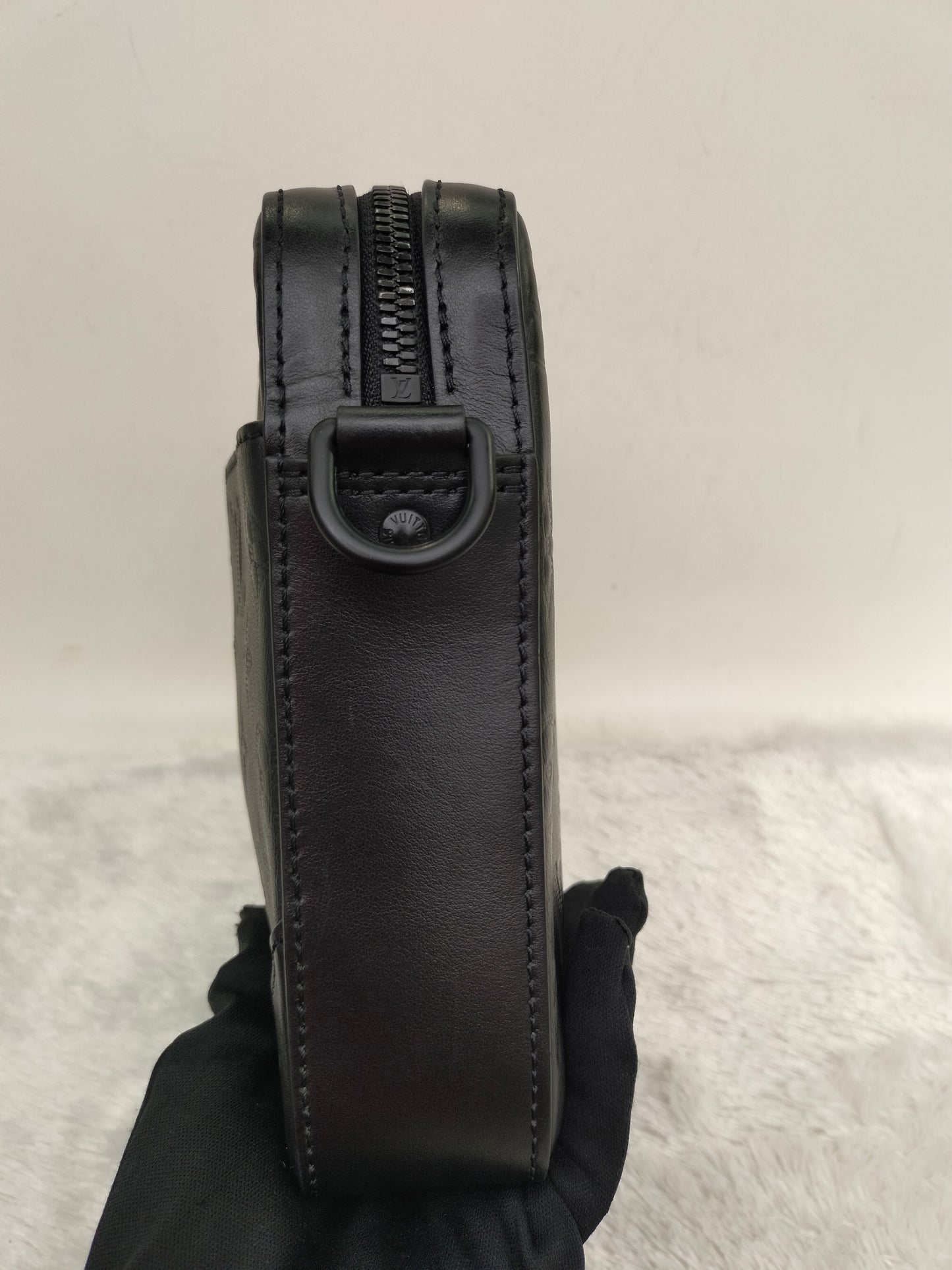 LV Duo Messenger Monogram Shadow Noir (CHIP)