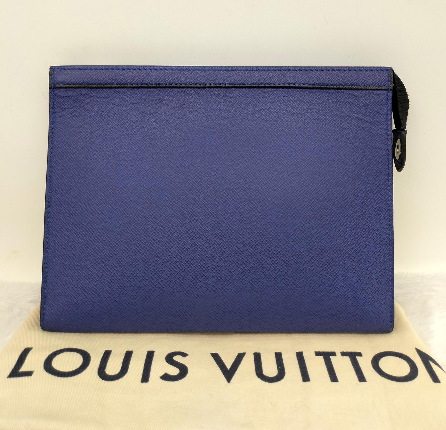 LV Pochette Voyage Taiga Blue Cobalt 2019
