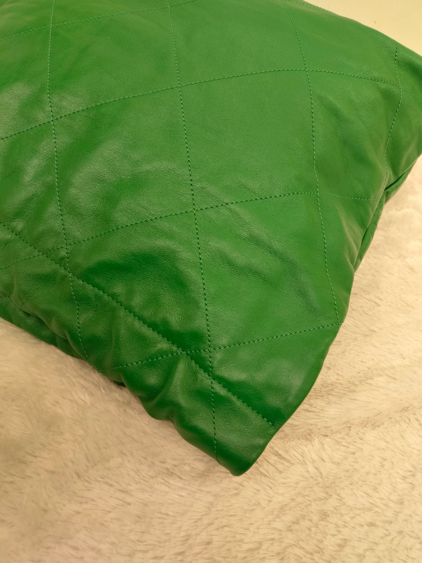 *Neverbeen Used* Chanel C22 Medium Calfskin Green GHW (CHIP)