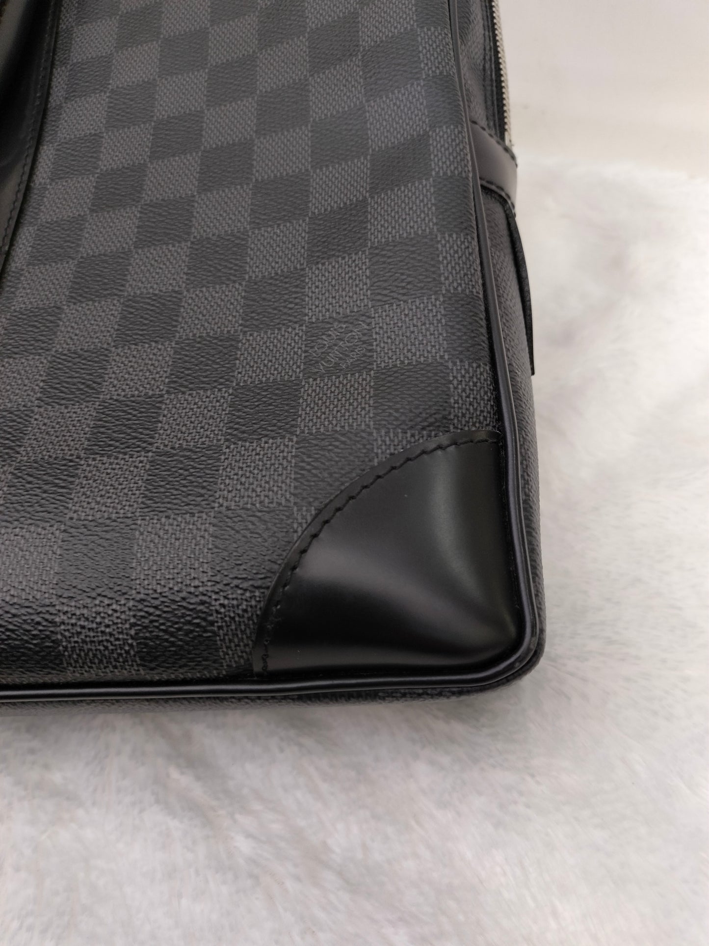LV PDV Graphite 2016