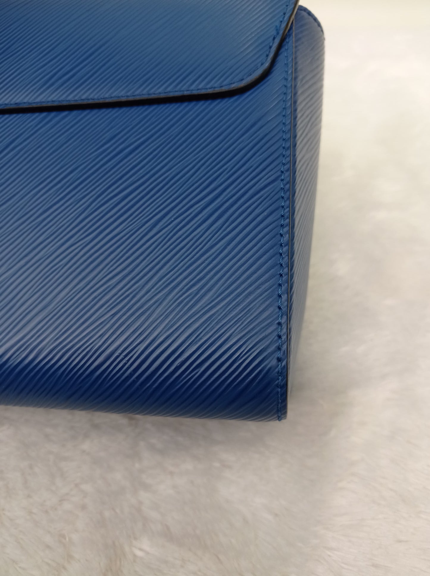 LV Twist MM Epi Braided Bleu Roi Safran Black 2019