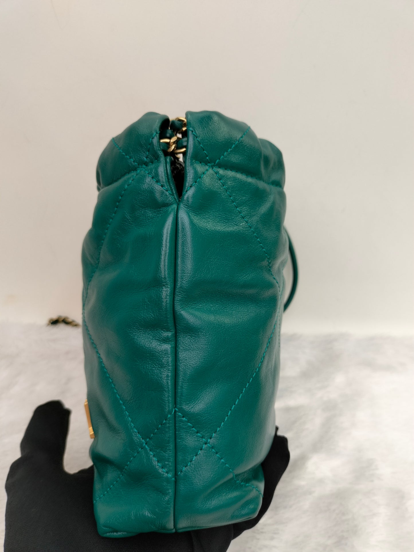 *Neverbeen Used* Chanel C22 Mini Calfskin Green GHW (CHIP)