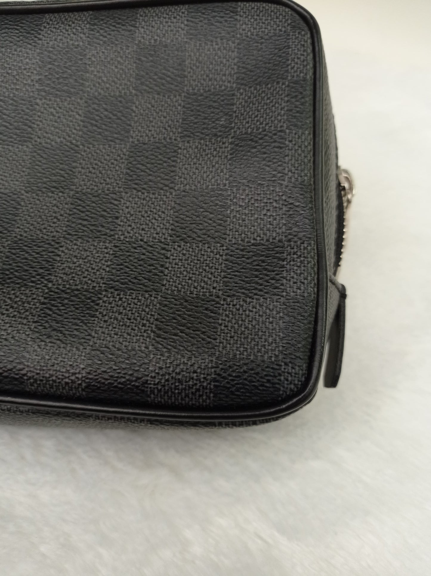 LV Toilet Pouch PM Graphite 2014
