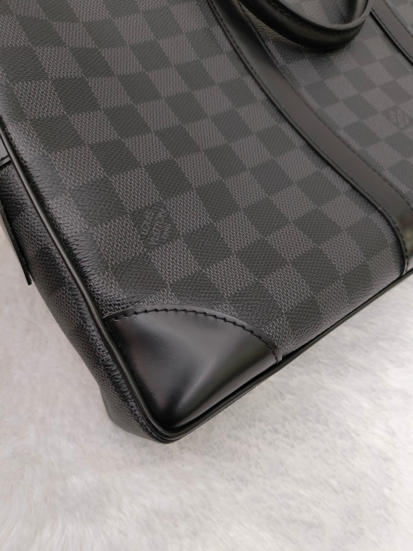 LV PDV Graphite 2016