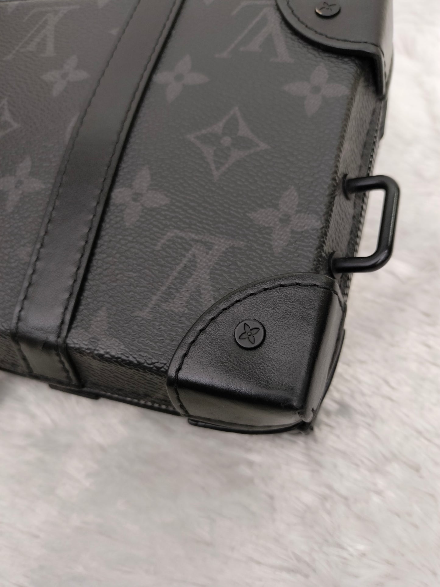 LV Soft Trunk Wallet Monogram Eclipse (CHIP)