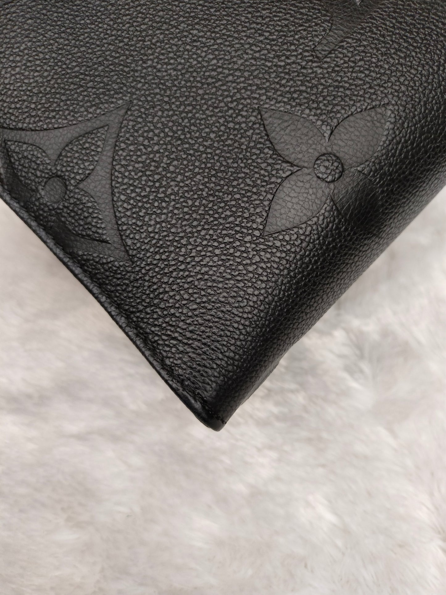 LV OTG PM Empreinte Noir (CHIP)