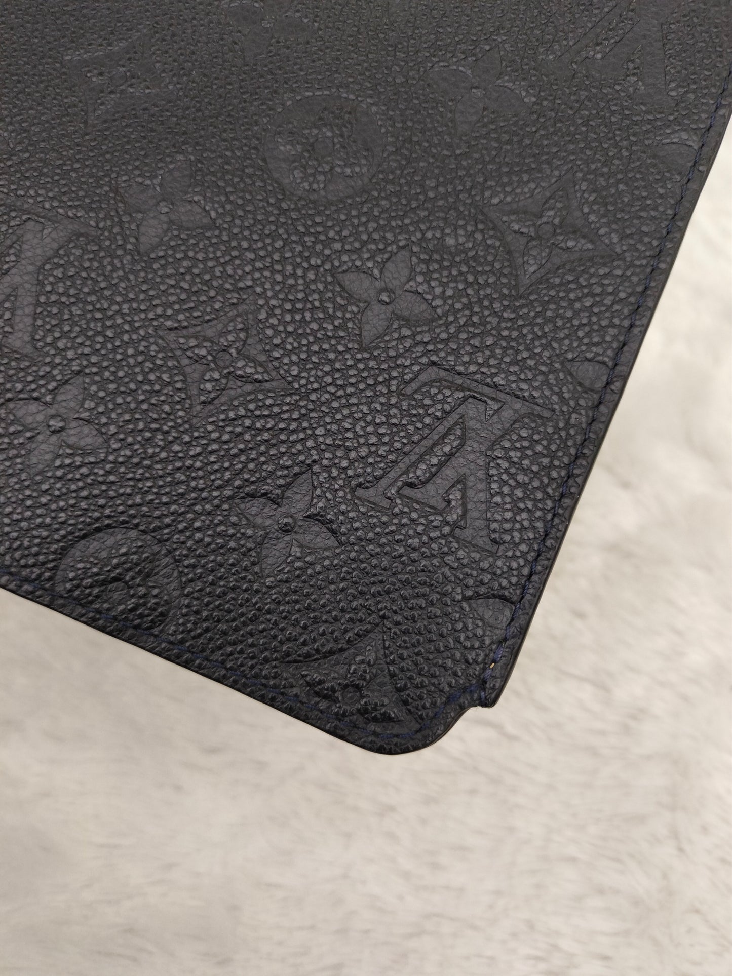 LV iPad Case Empreinte Black 2012