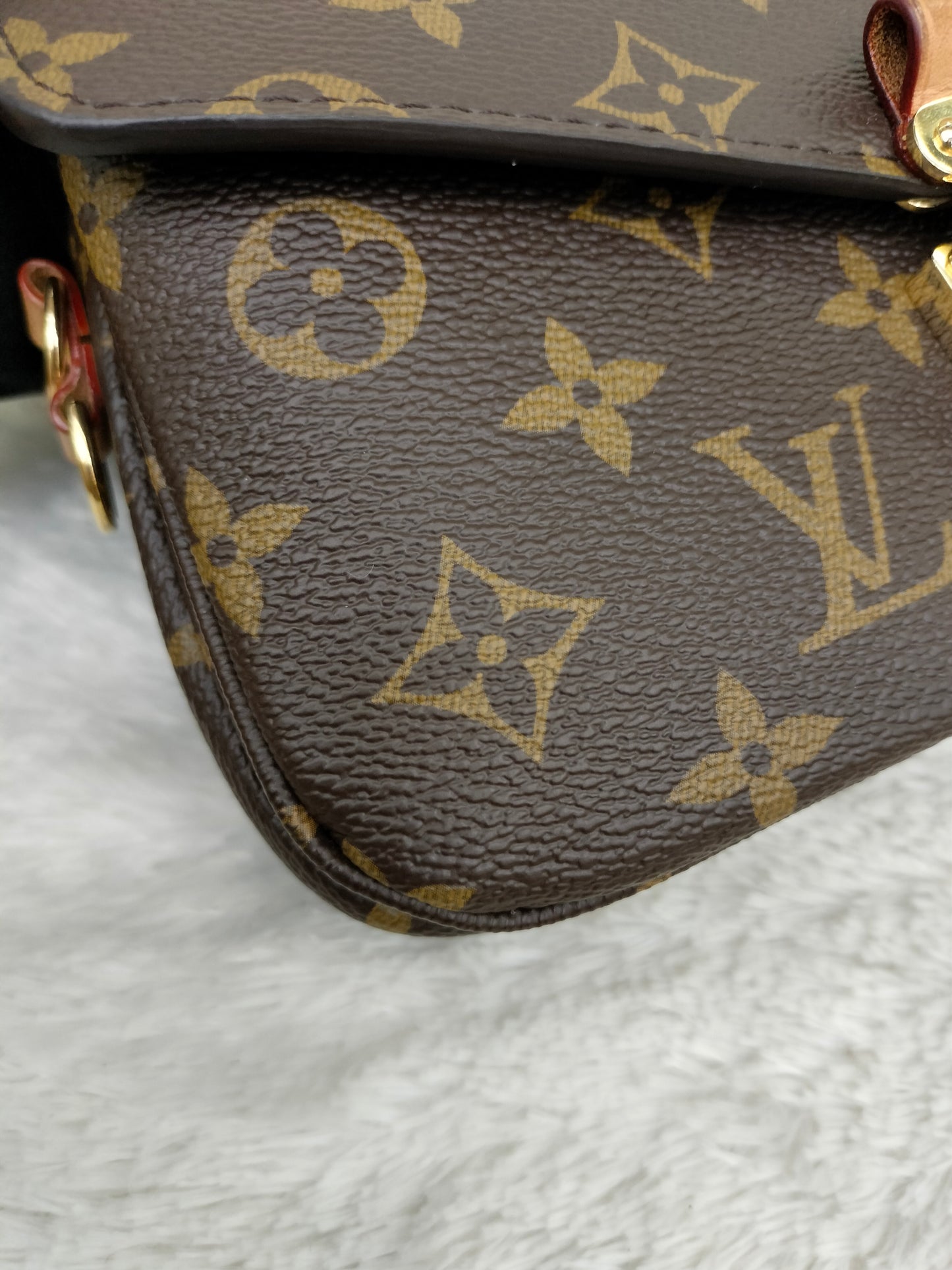 LV Pochette Metis East West Monogram 2023 (CHIP)