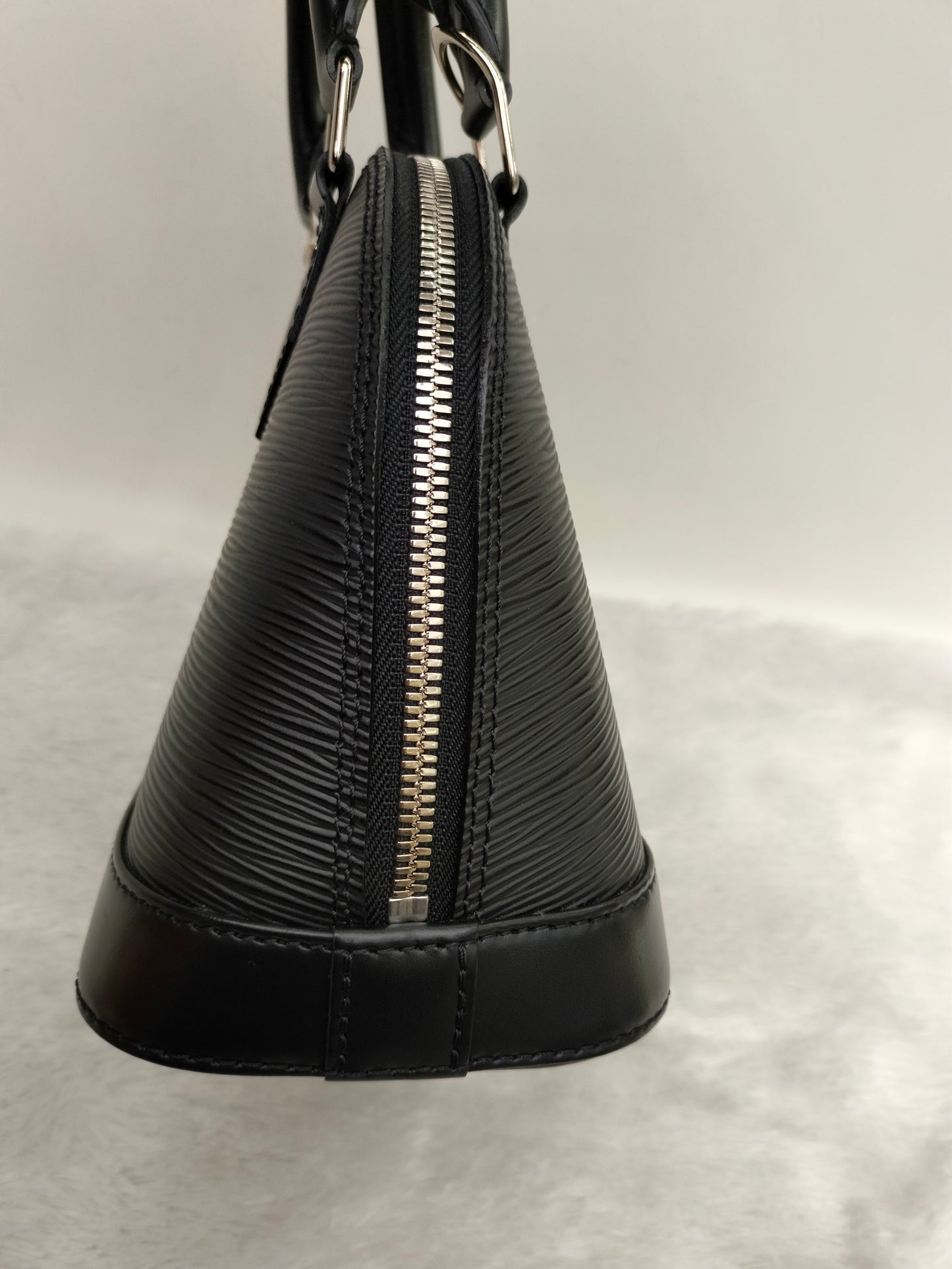 LV Alma BB Epi Noir 2020