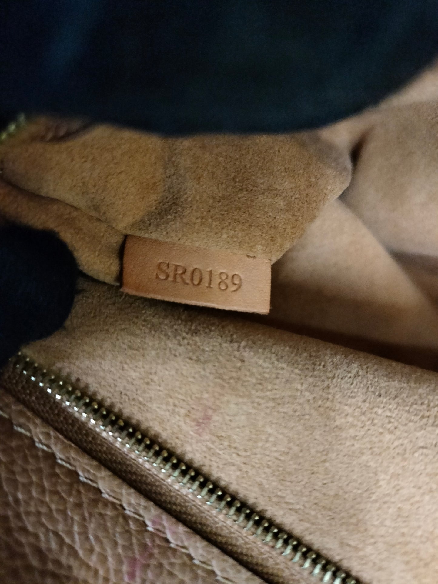 LV On My Side MM Monogram Grained Noir 2019