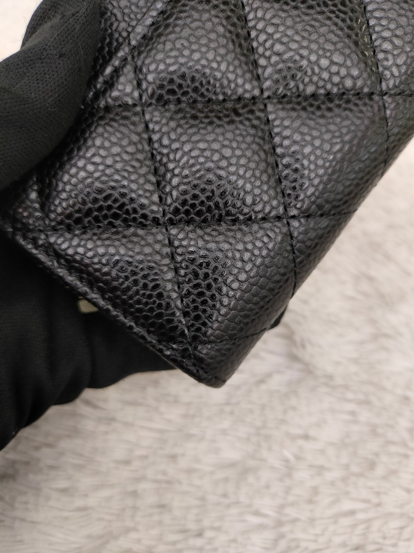 *NEW* Chanel Zippy Card Holder Caviar Black GHW (CHIP)