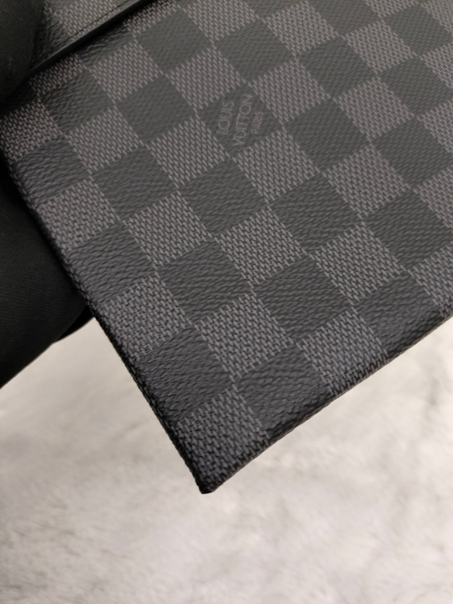 LV Alpha Pochette GM Portofolio Graphite
