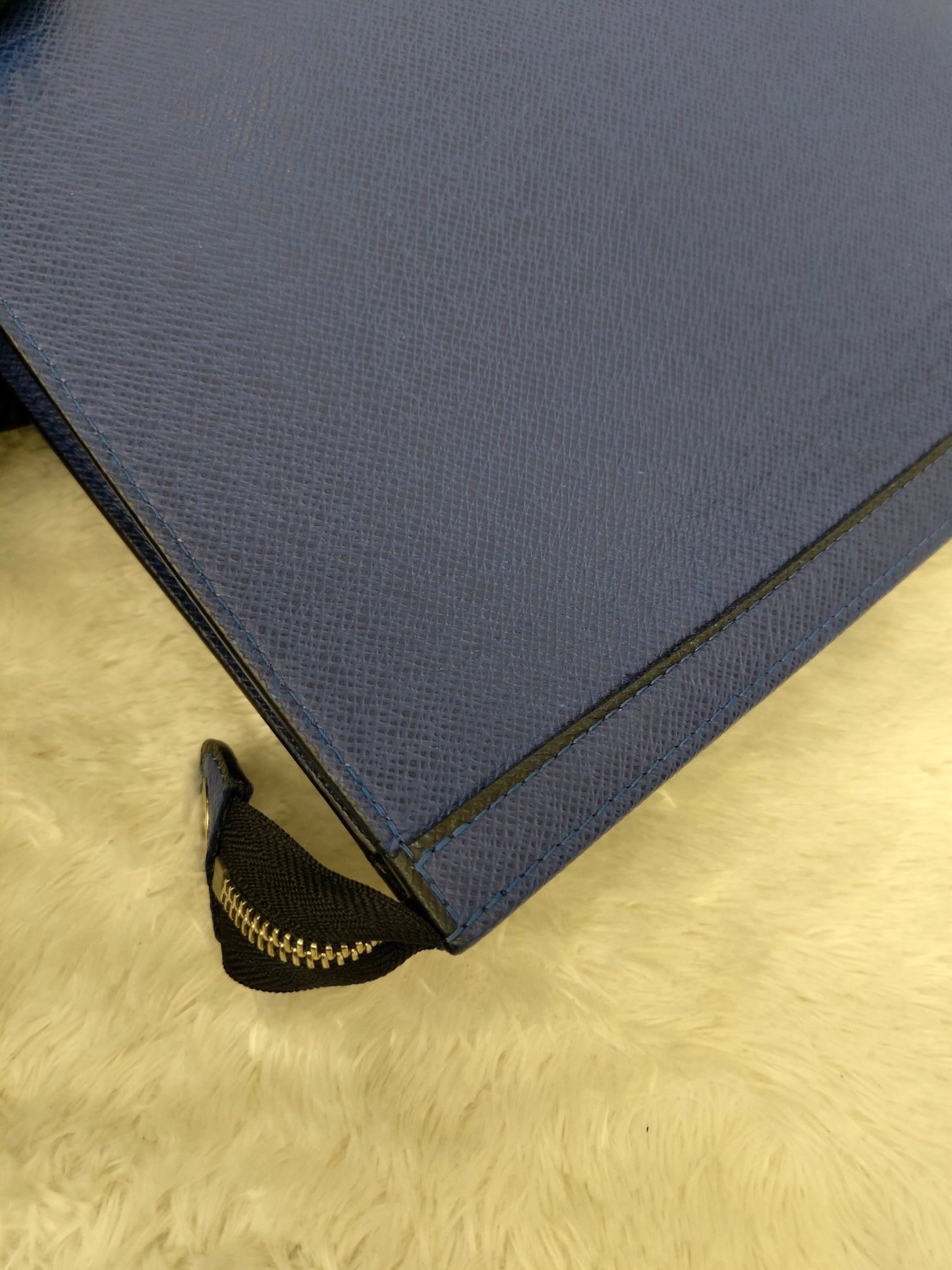 LV Pochette Voyage Taiga Blue Cobalt 2019