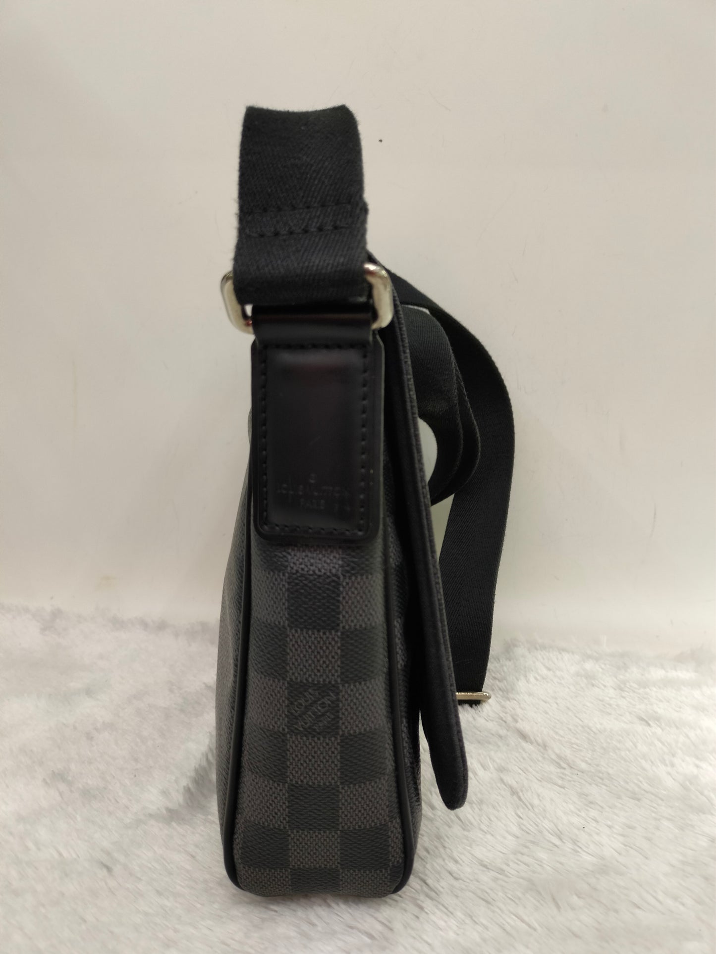 LV District PM Graphite 2013
