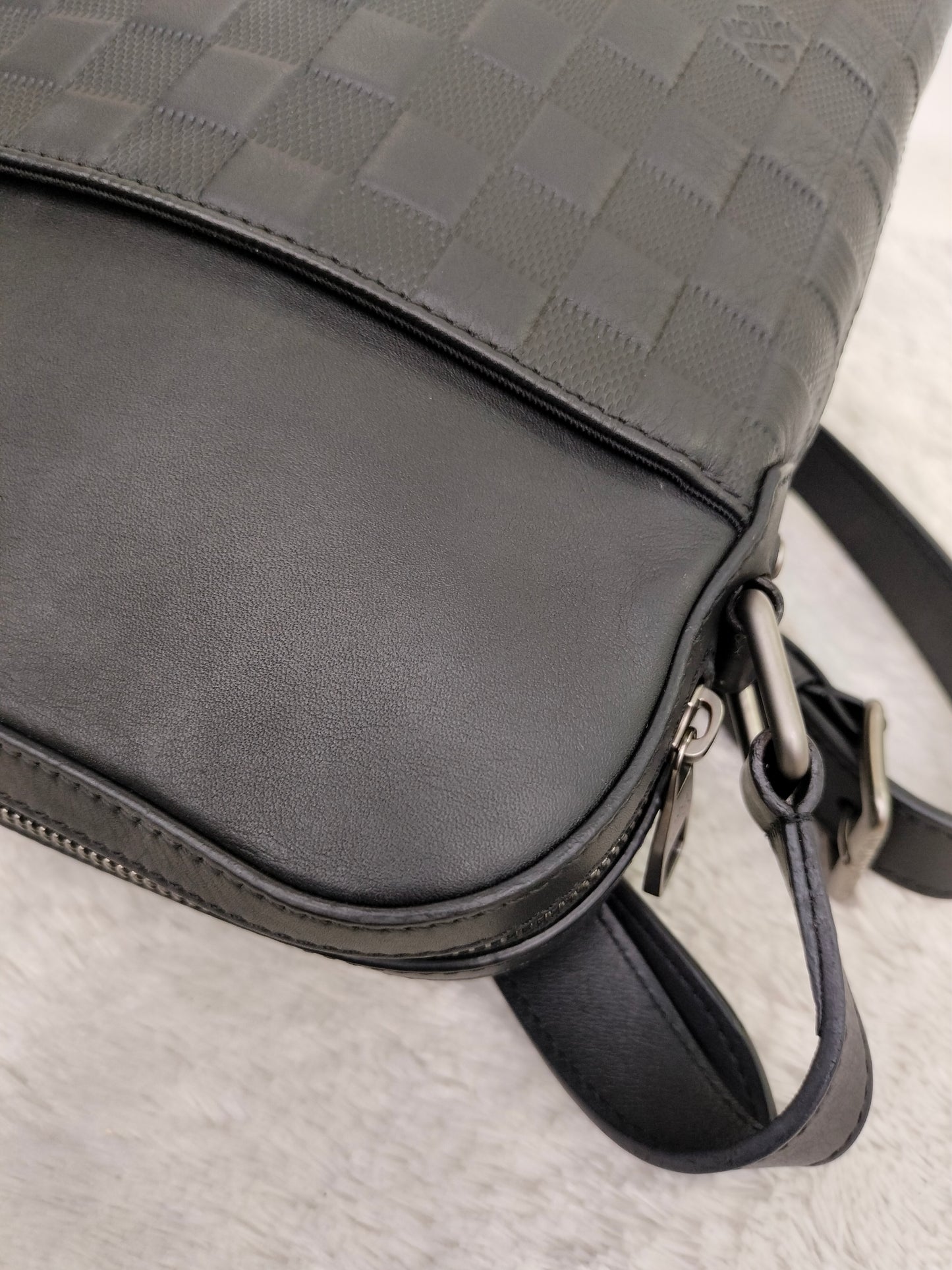 LV District Onyx Damier Infini Black 2017