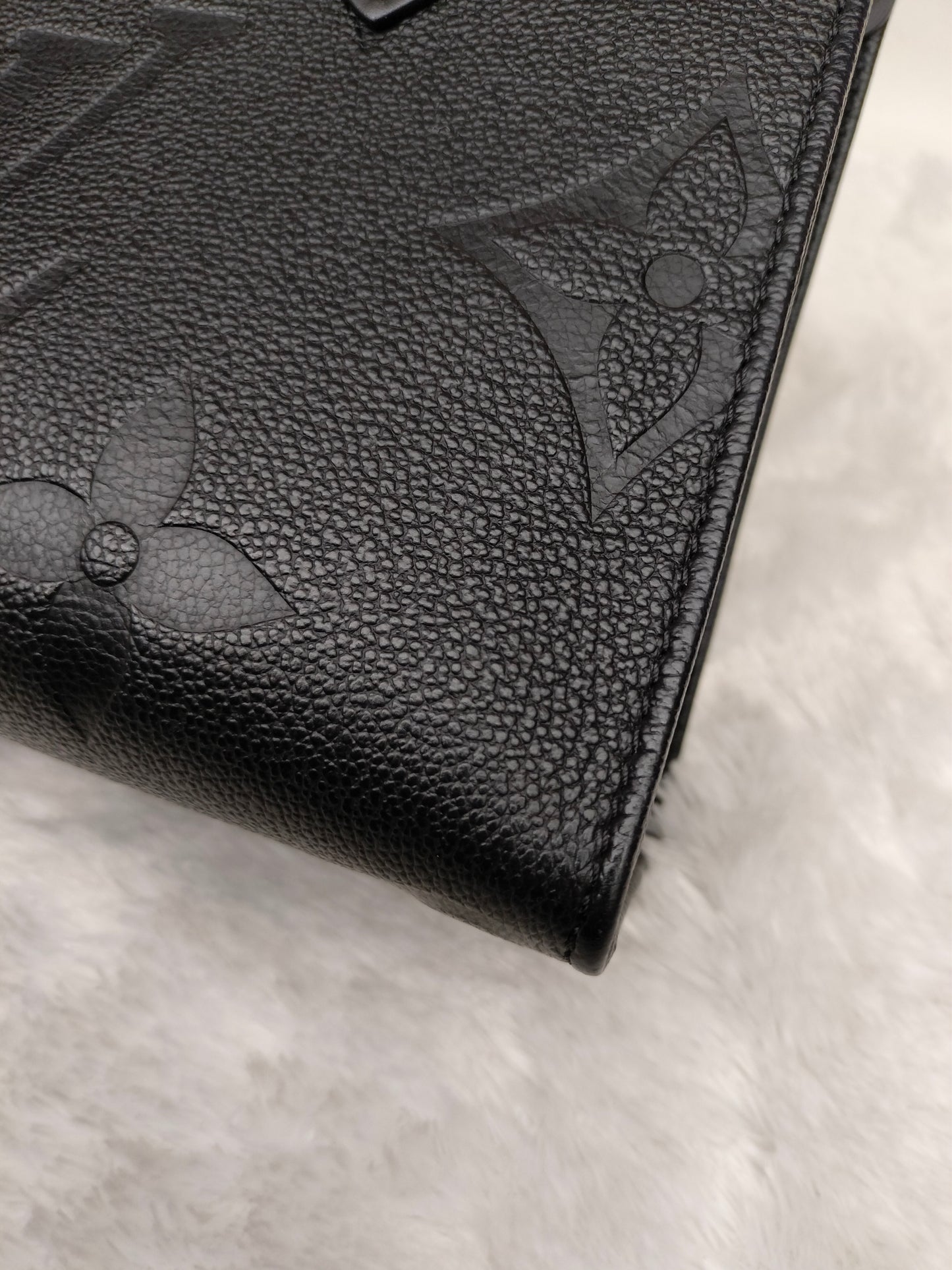 LV OTG PM Empreinte Noir (CHIP)