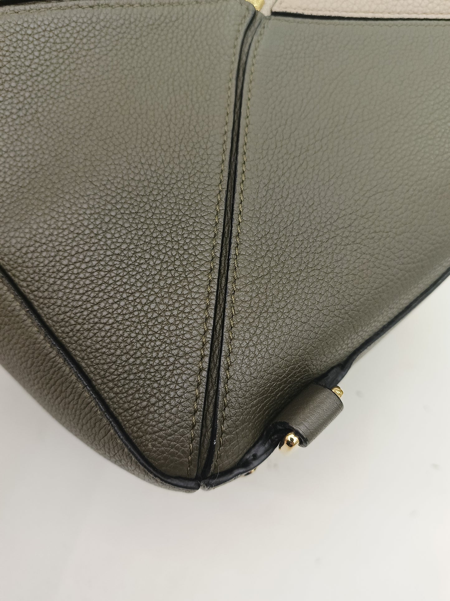 Loewe Puzzle Medium Grained 3 colour GHW 2018