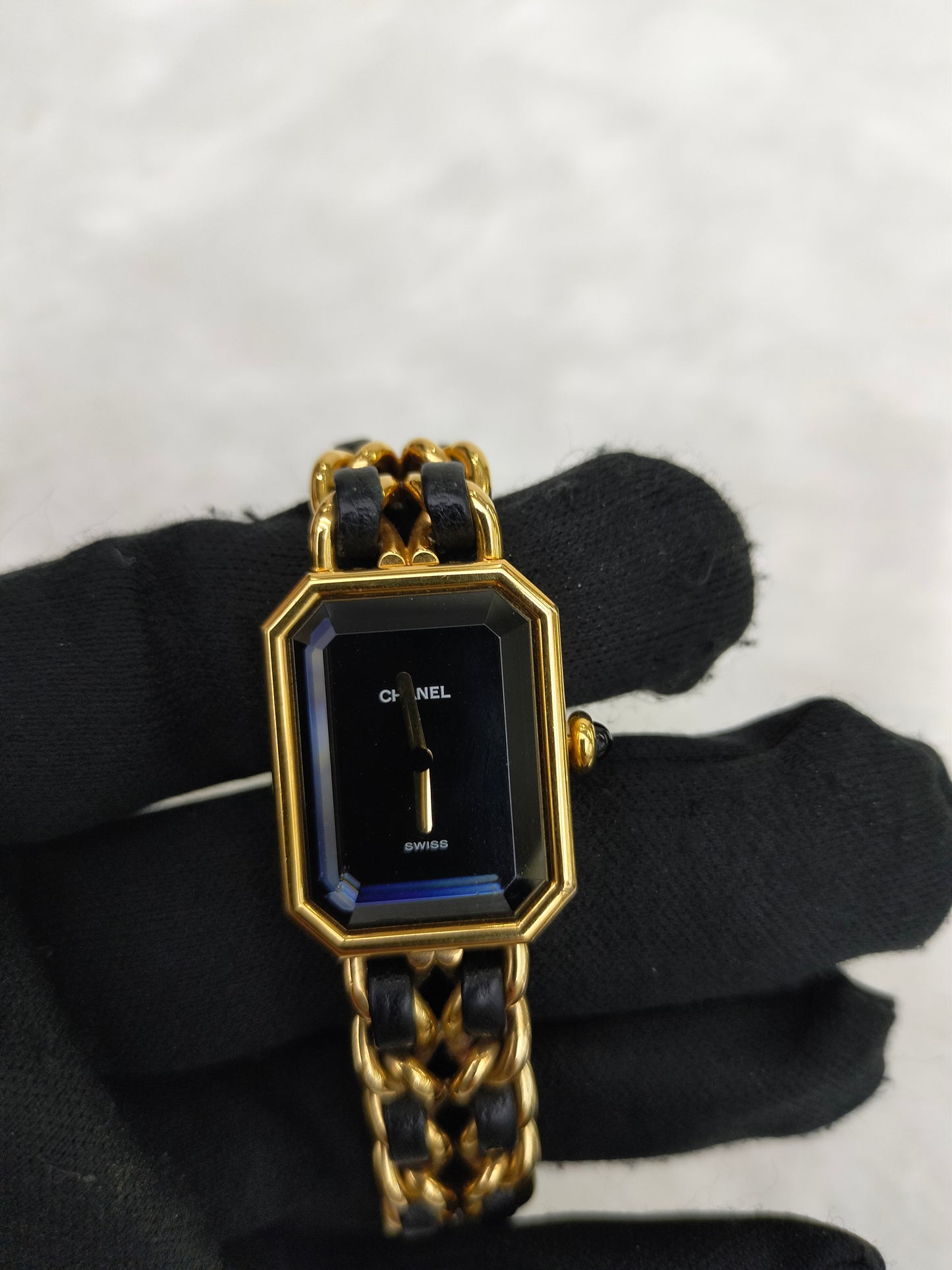 Chanel Watch Black GHW size M