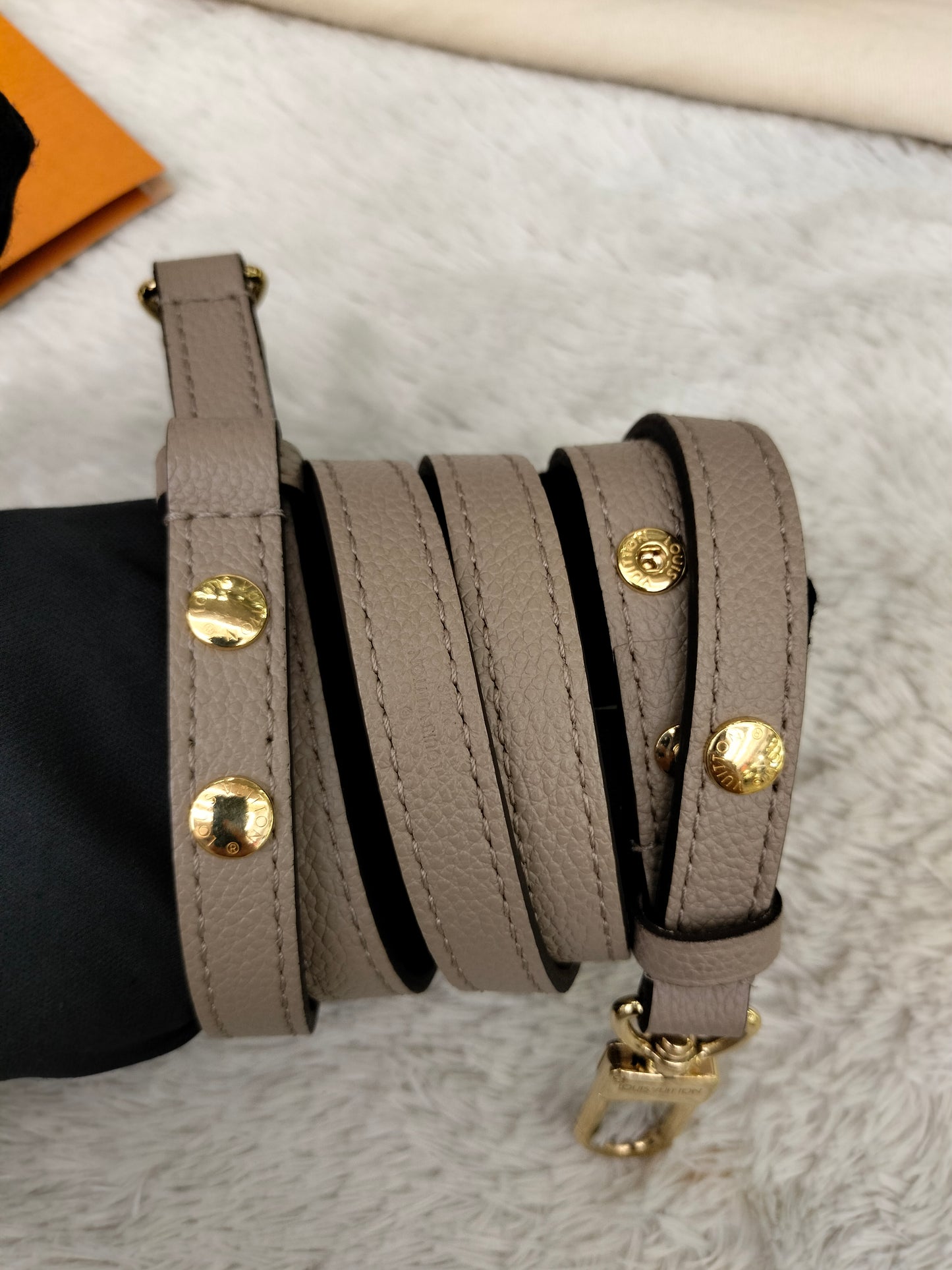 LV Neo Noe MM Monogram Tourterelle Creme 2021