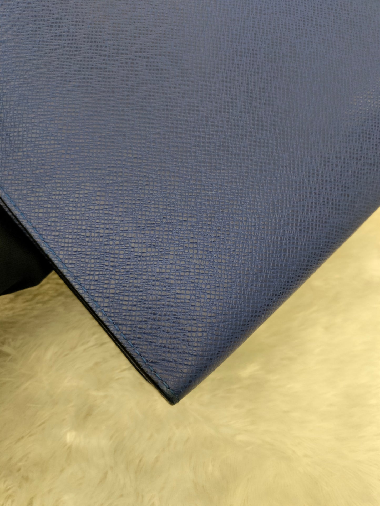 LV Pochette Voyage Taiga Blue Cobalt 2019