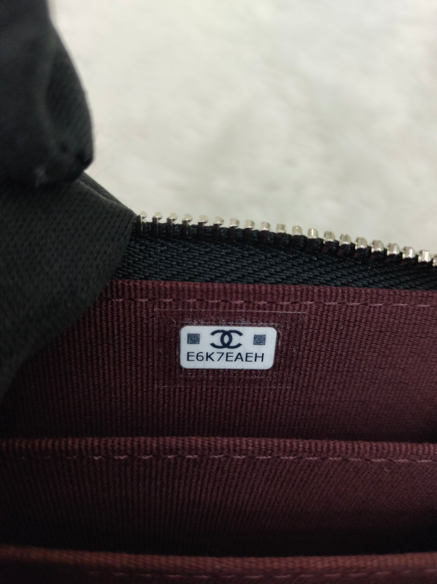 *NEW* Chanel Zippy Card Holder Caviar Black SHW (CHIP)