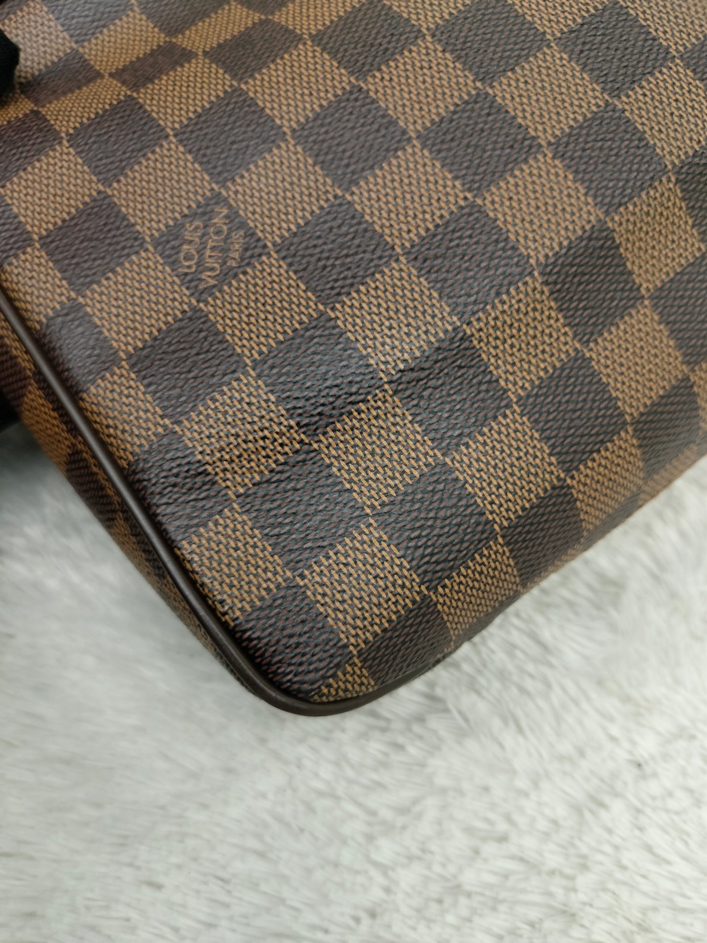 LV District PM Damier
