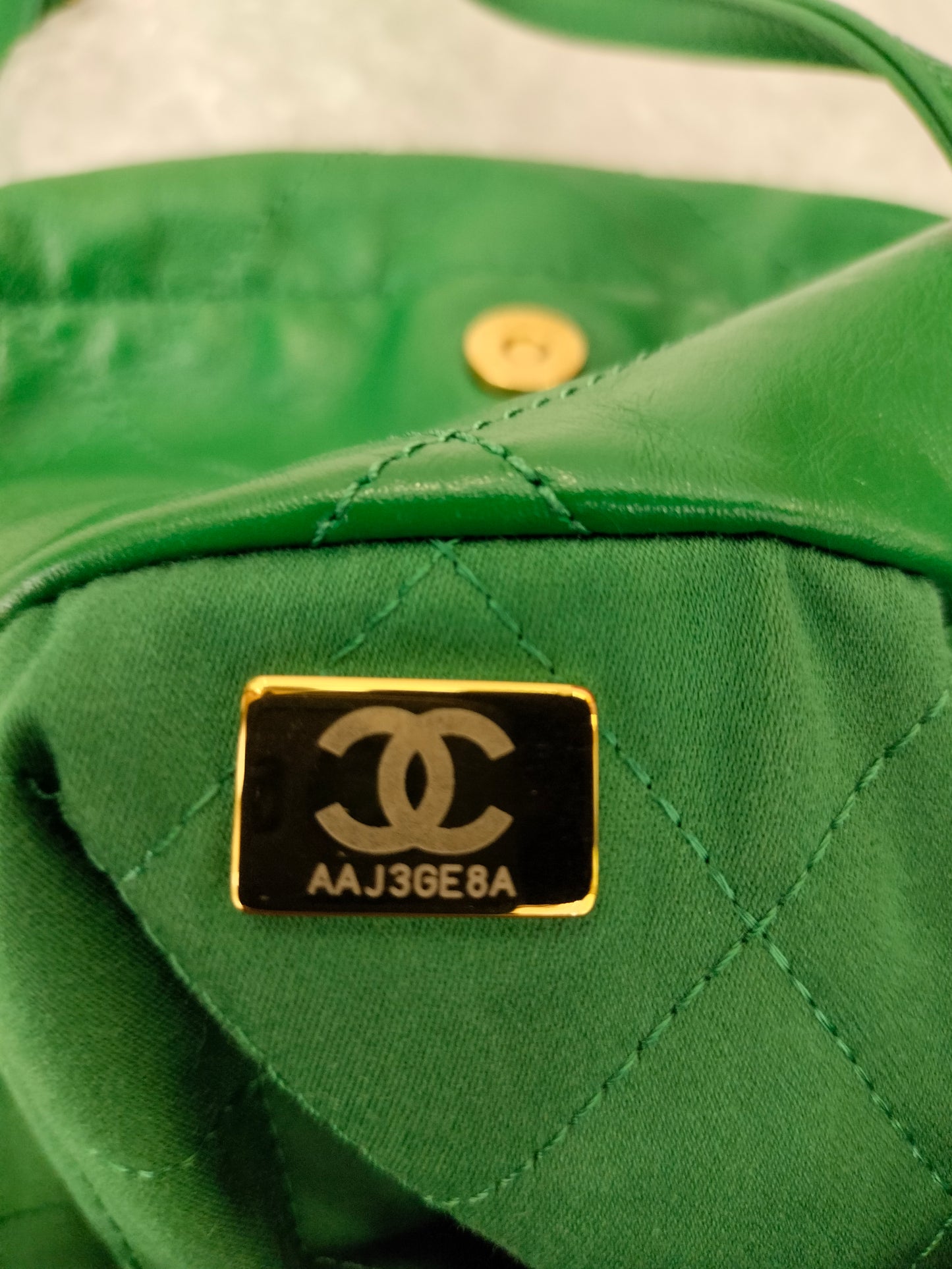 *Neverbeen Used* Chanel C22 Medium Calfskin Green GHW (CHIP)